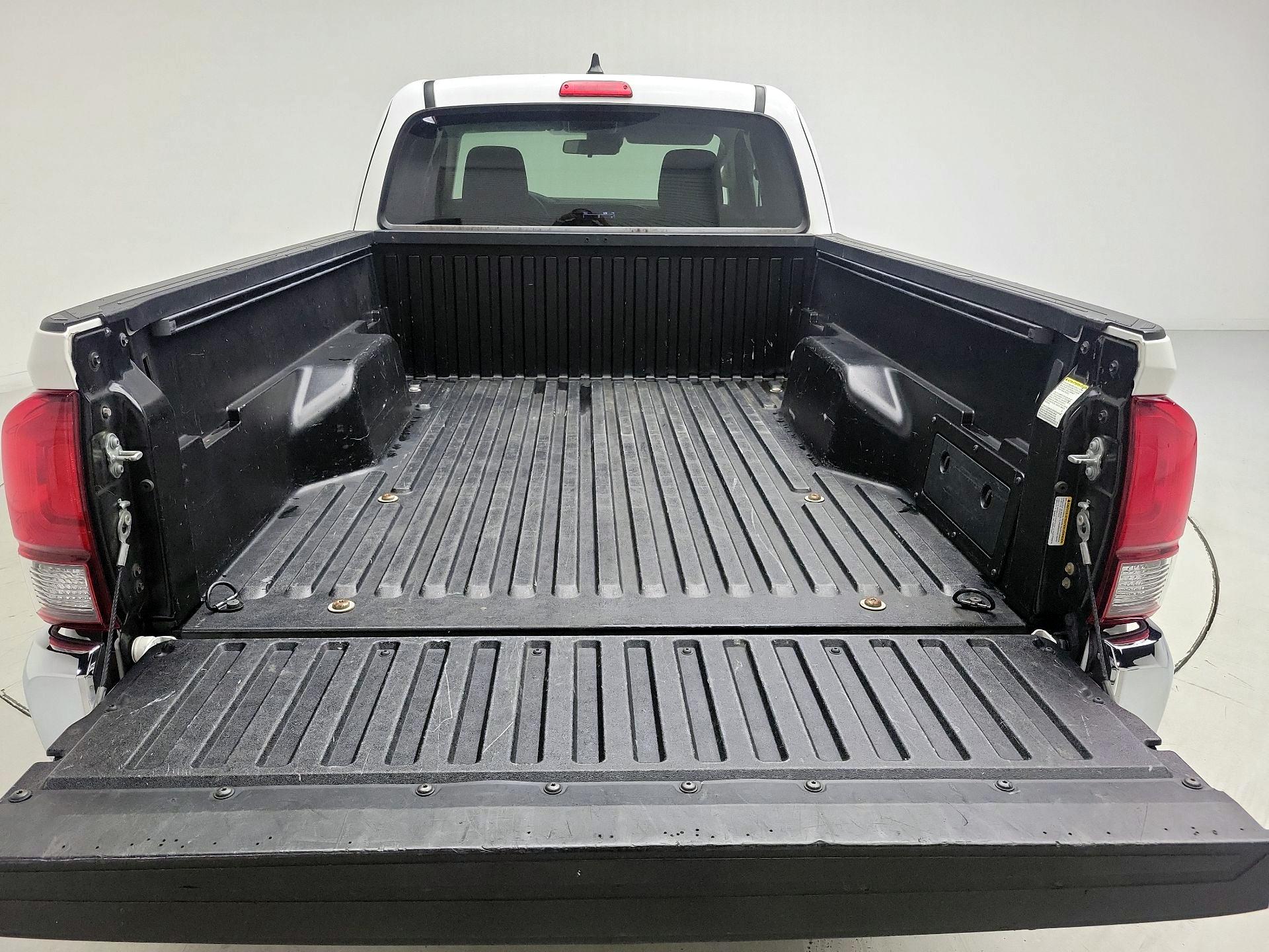 Thumbnail: 2021 Toyota Tacoma - 19