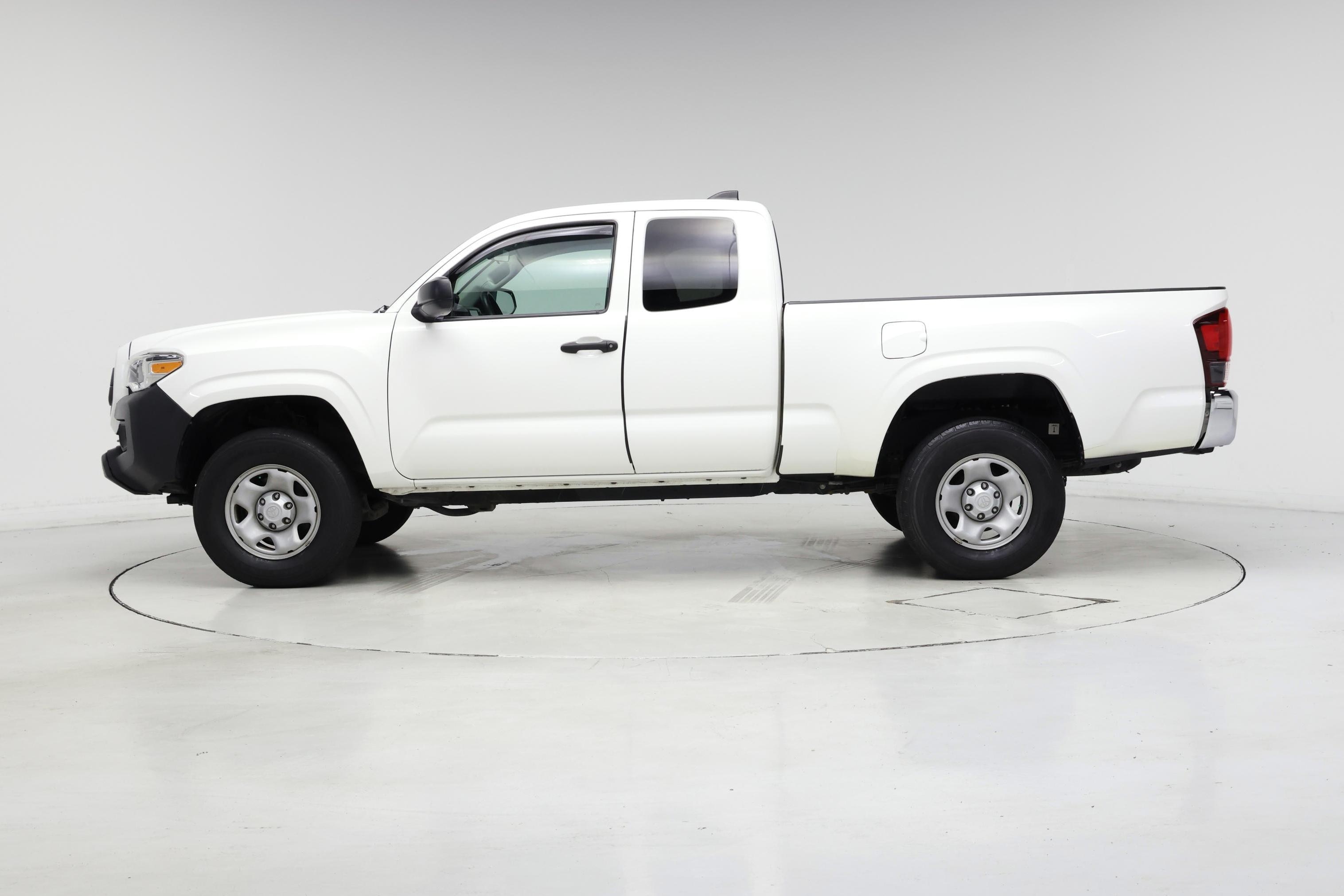 Thumbnail: 2021 Toyota Tacoma - 3