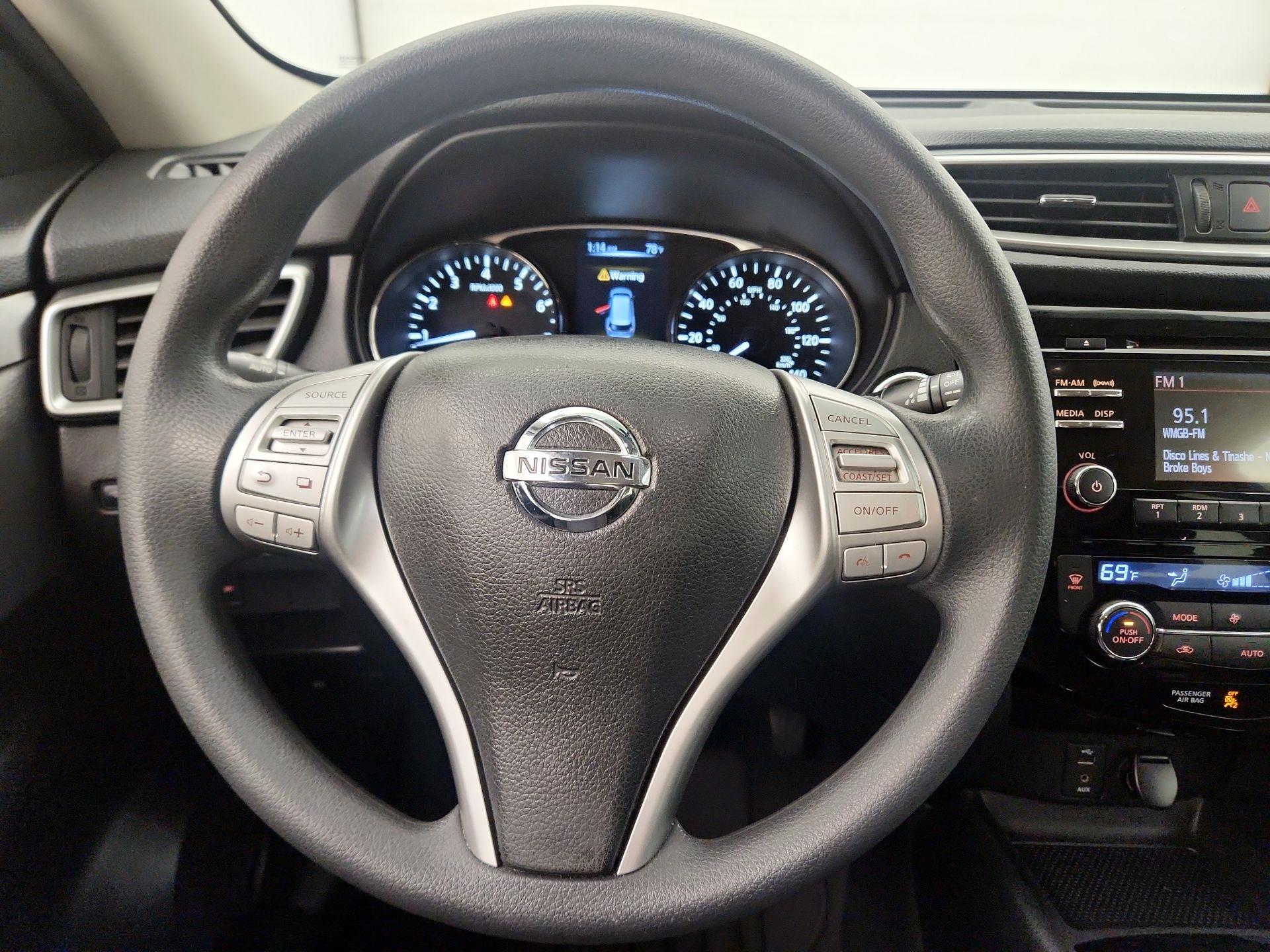 Thumbnail: 2015 Nissan Rogue - 10