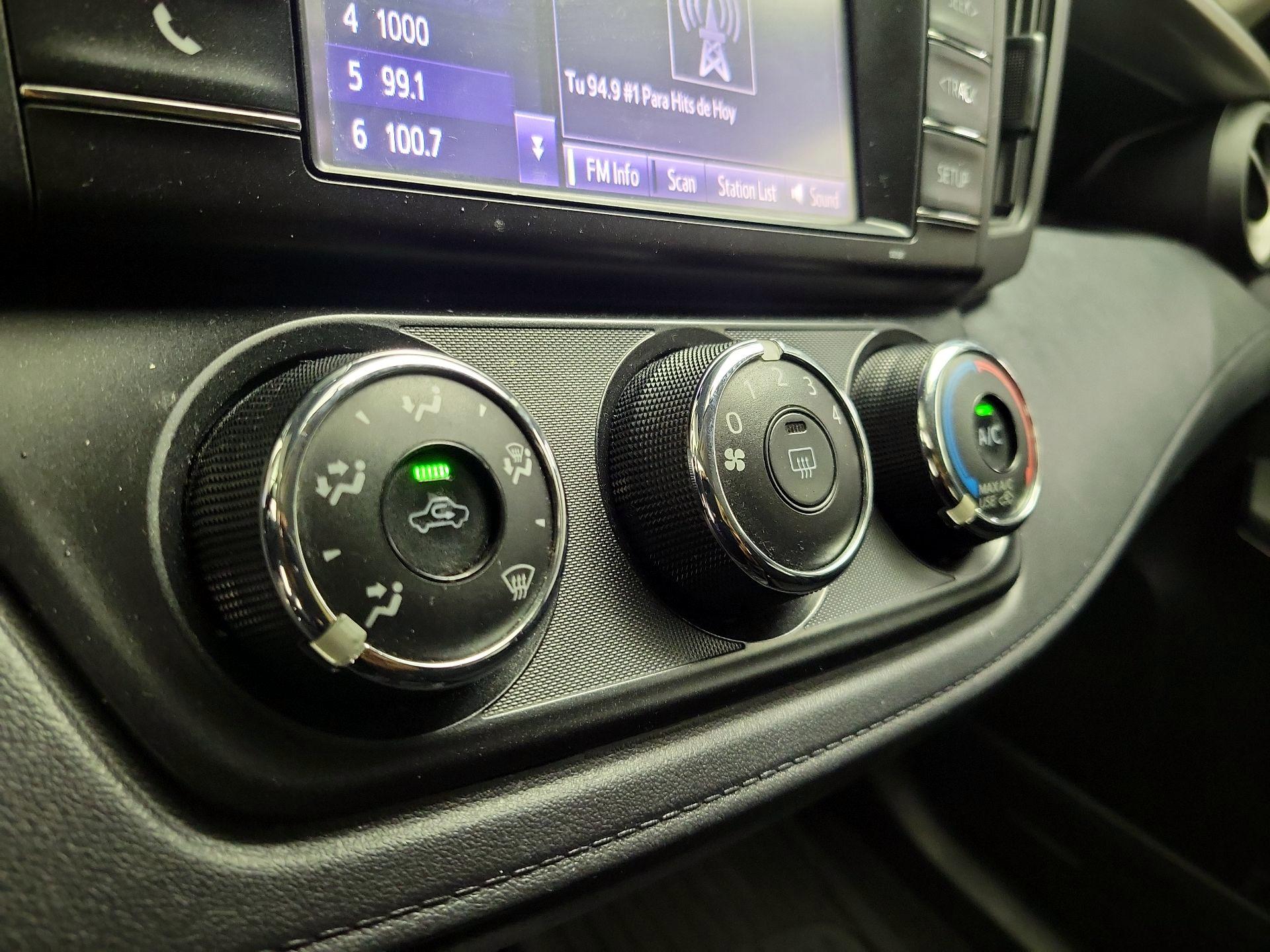 Thumbnail: 2016 Toyota RAV4 - 16