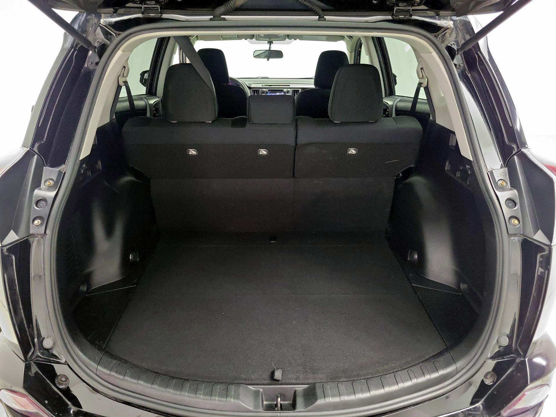 Thumbnail: 2016 Toyota RAV4 - 20