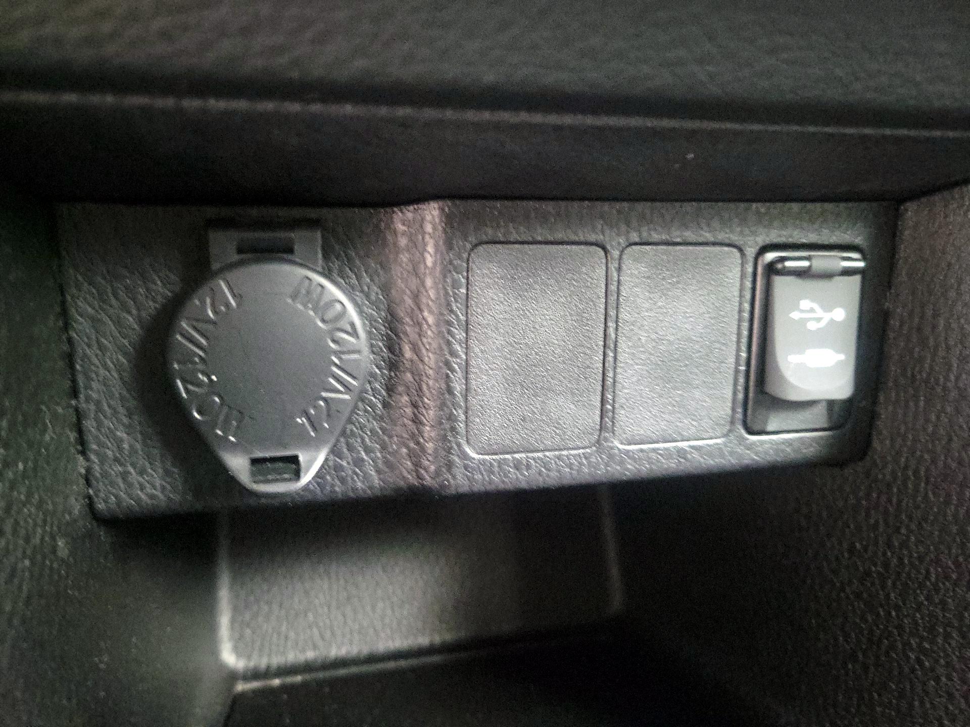Thumbnail: 2014 Toyota Corolla - 18