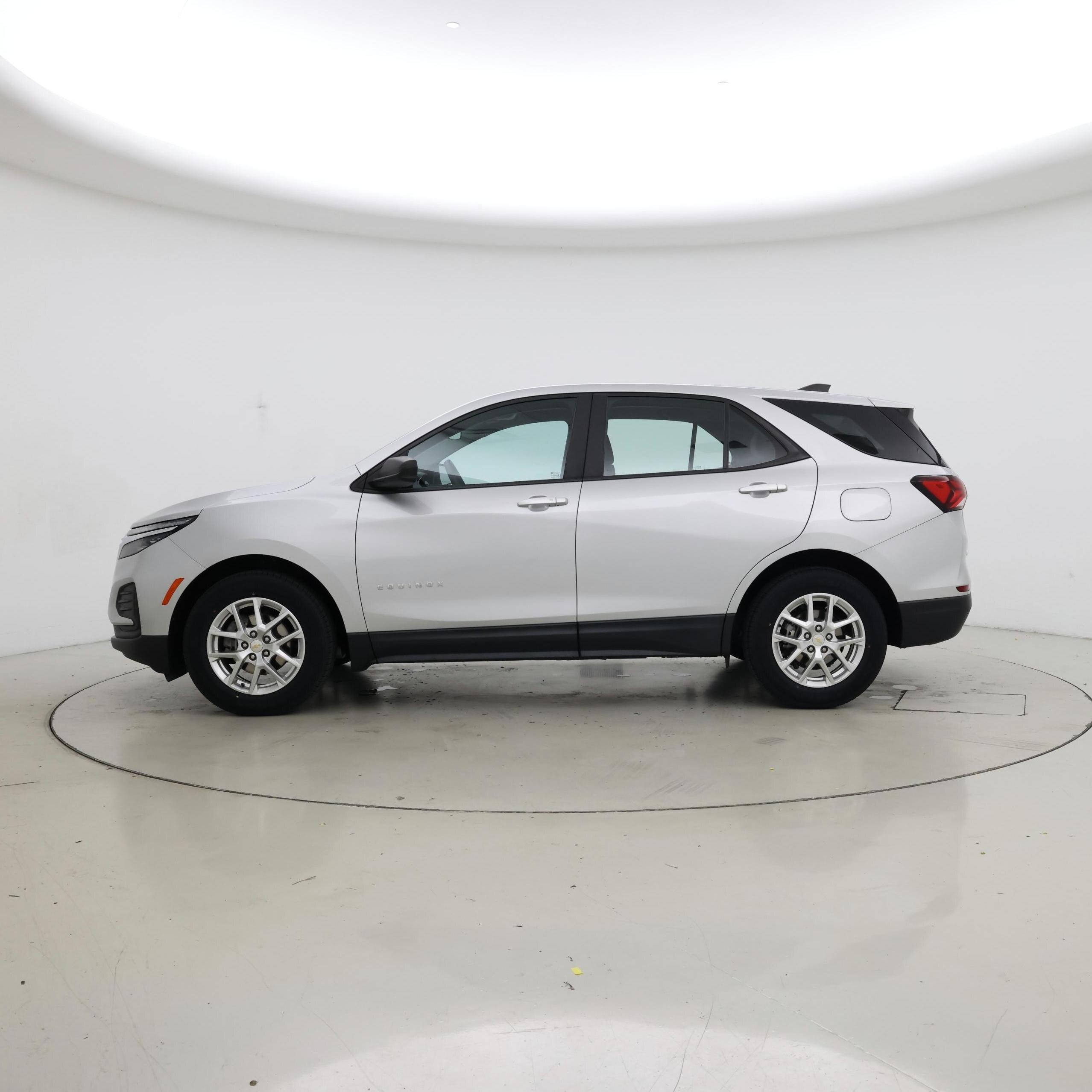 Thumbnail: 2022 Chevrolet Equinox - 3