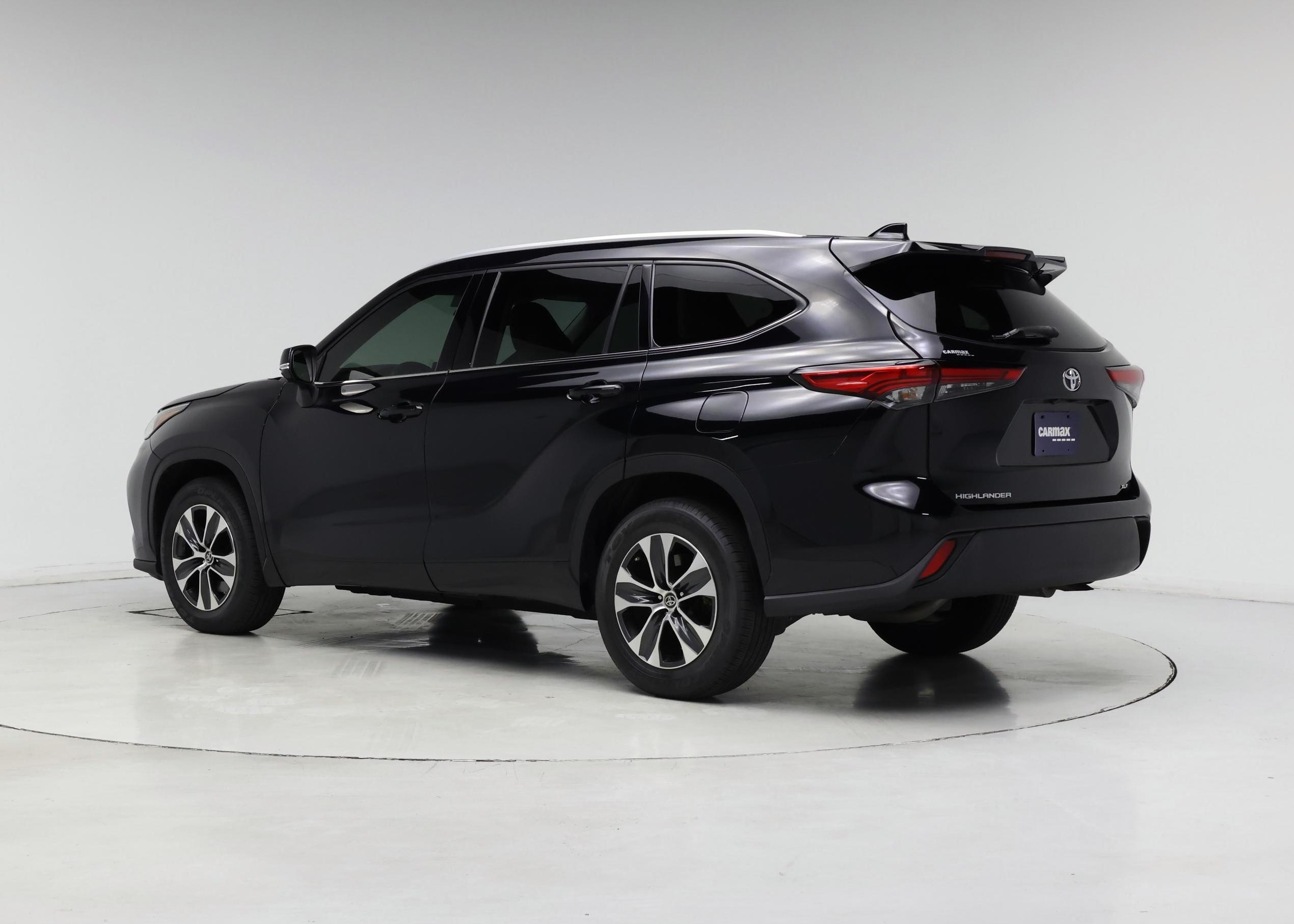 Thumbnail: 2022 Toyota Highlander - 2