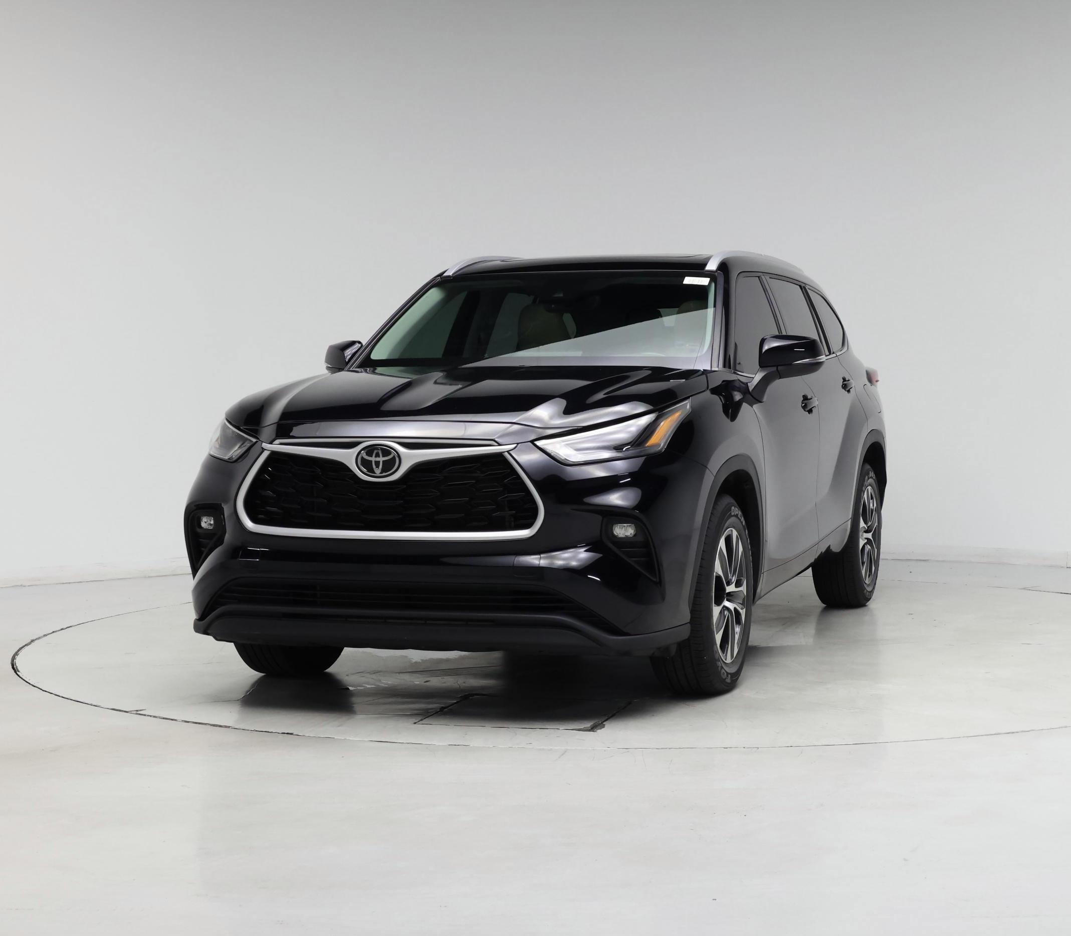 Thumbnail: 2022 Toyota Highlander - 4