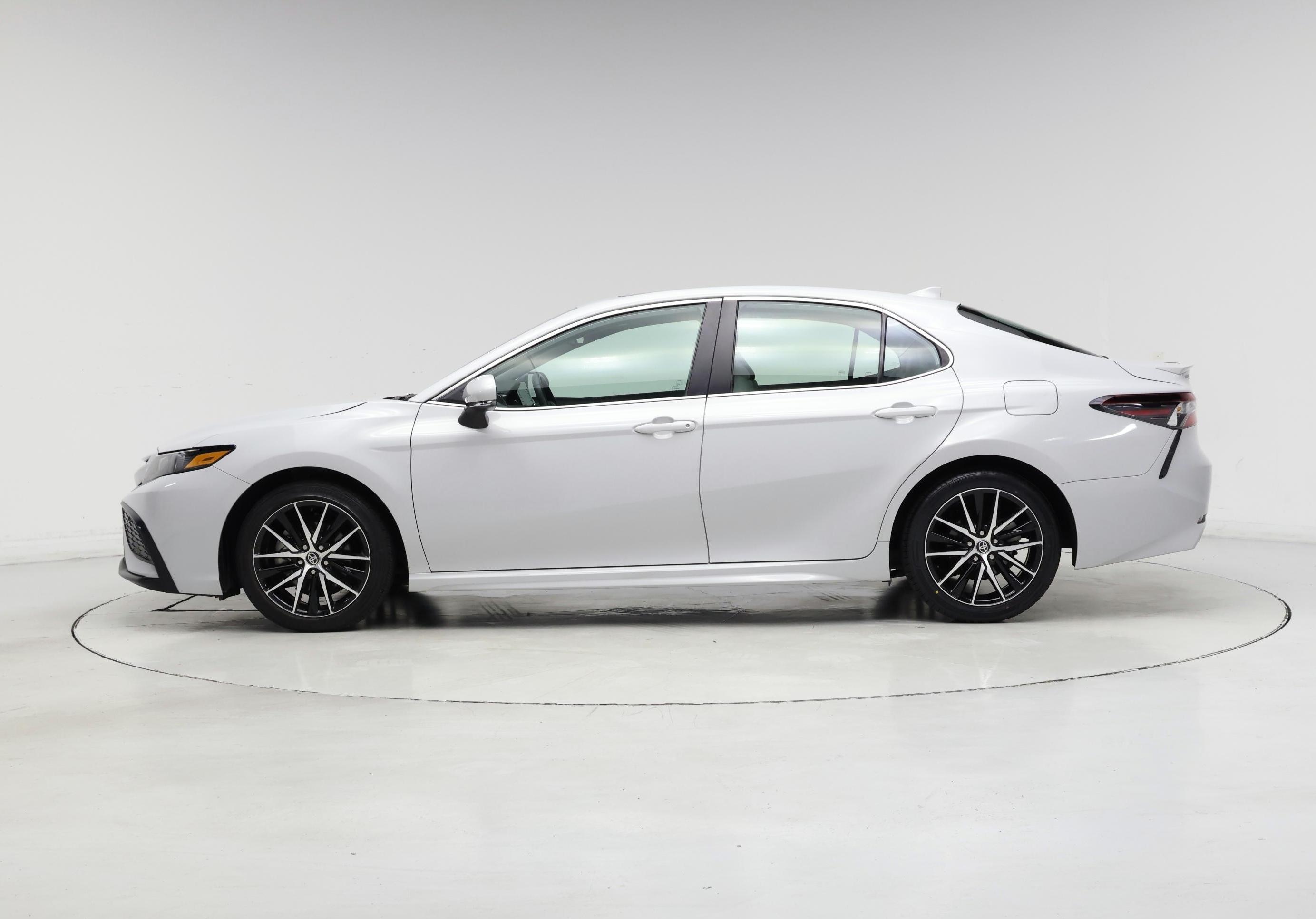 Thumbnail: 2024 Toyota Camry - 3