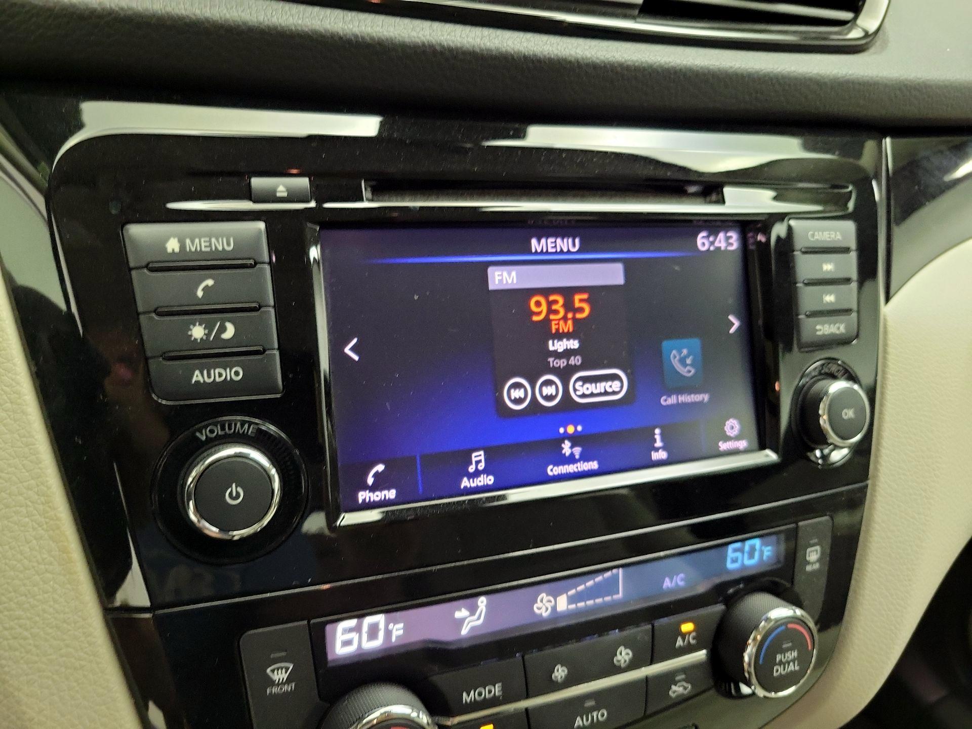 Thumbnail: 2020 Nissan Rogue Sport - 14