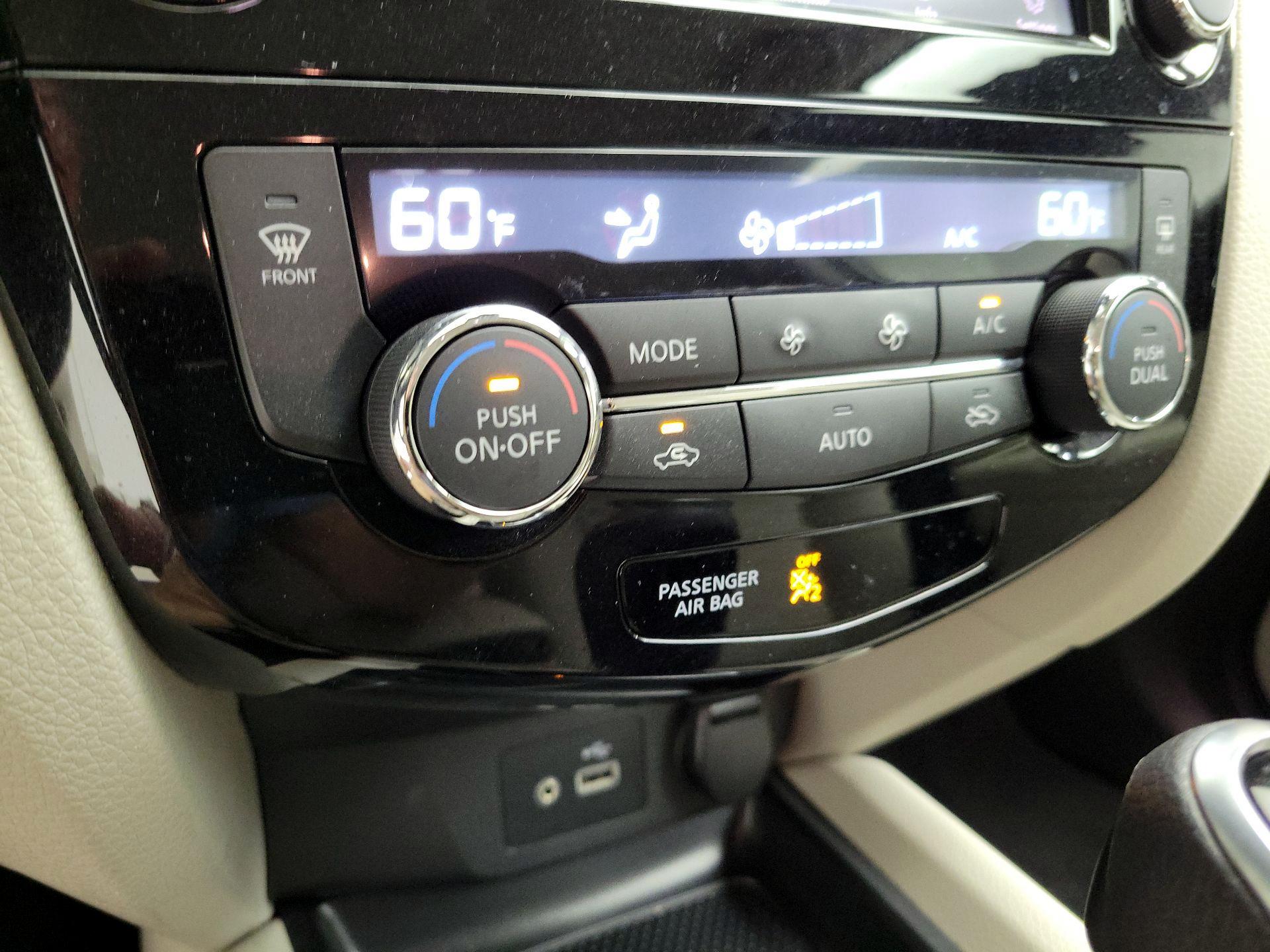 Thumbnail: 2020 Nissan Rogue Sport - 17
