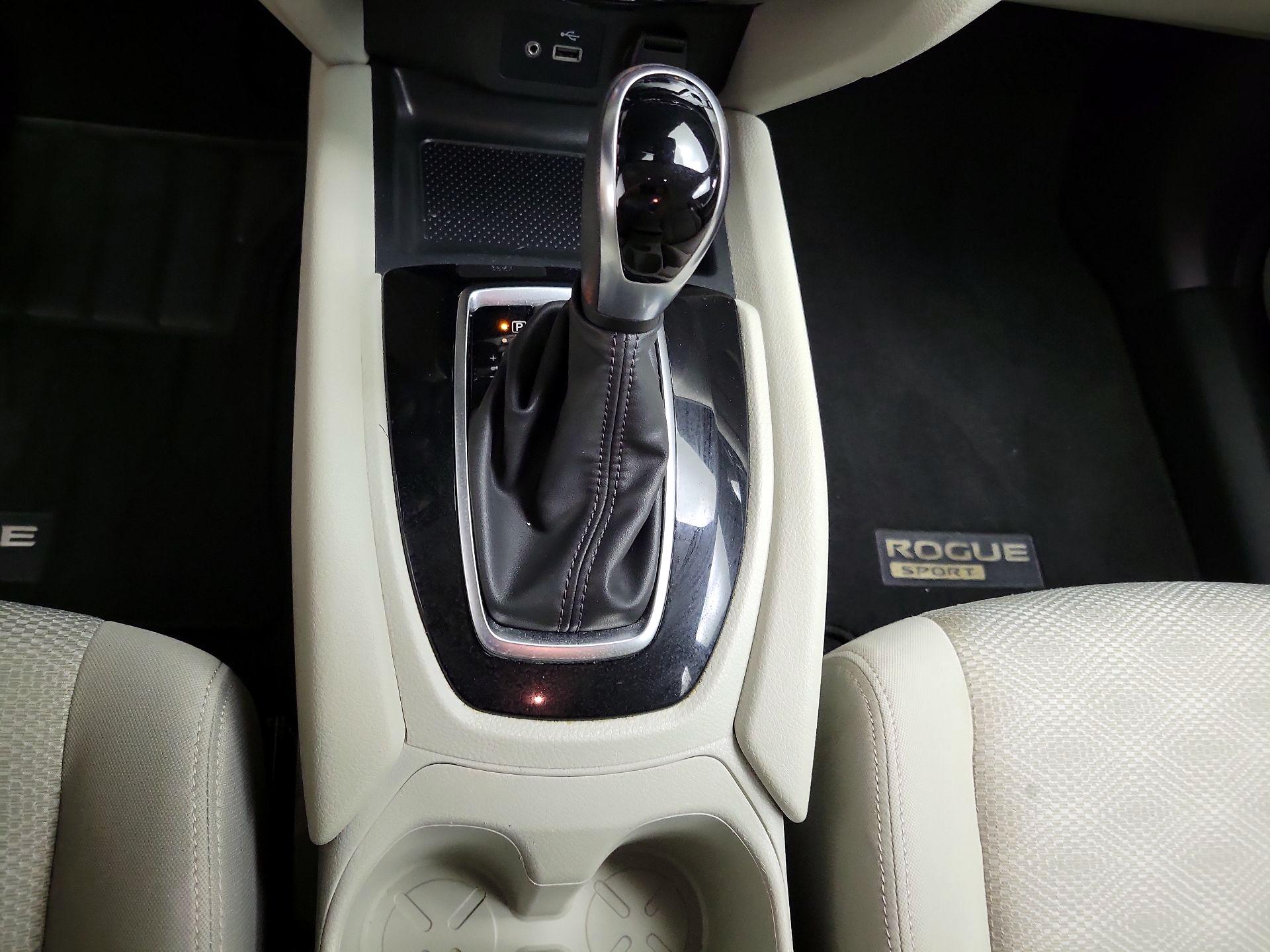 Thumbnail: 2020 Nissan Rogue Sport - 18