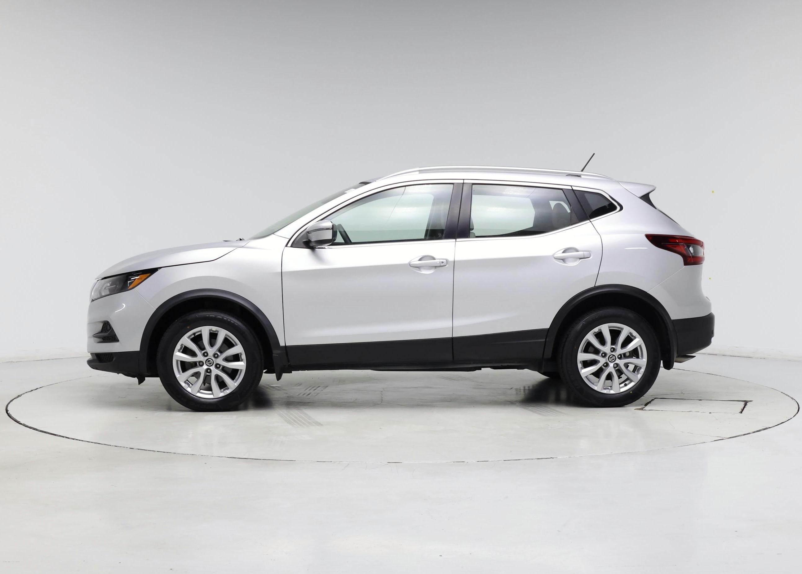 Thumbnail: 2020 Nissan Rogue Sport - 3