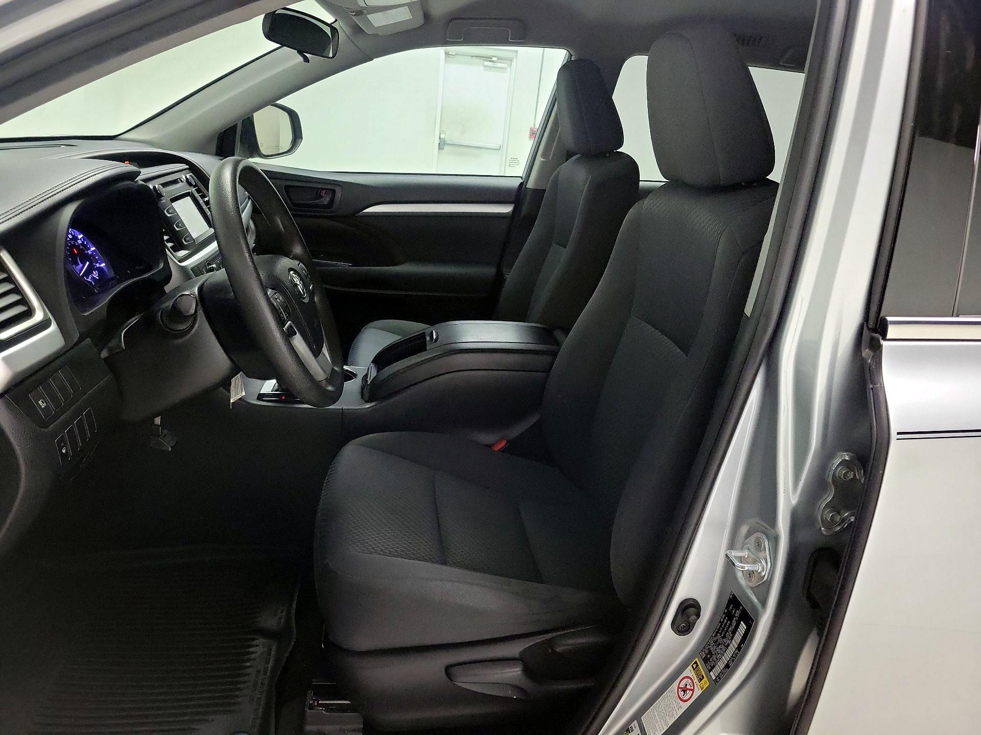 Thumbnail: 2019 Toyota Highlander - 11