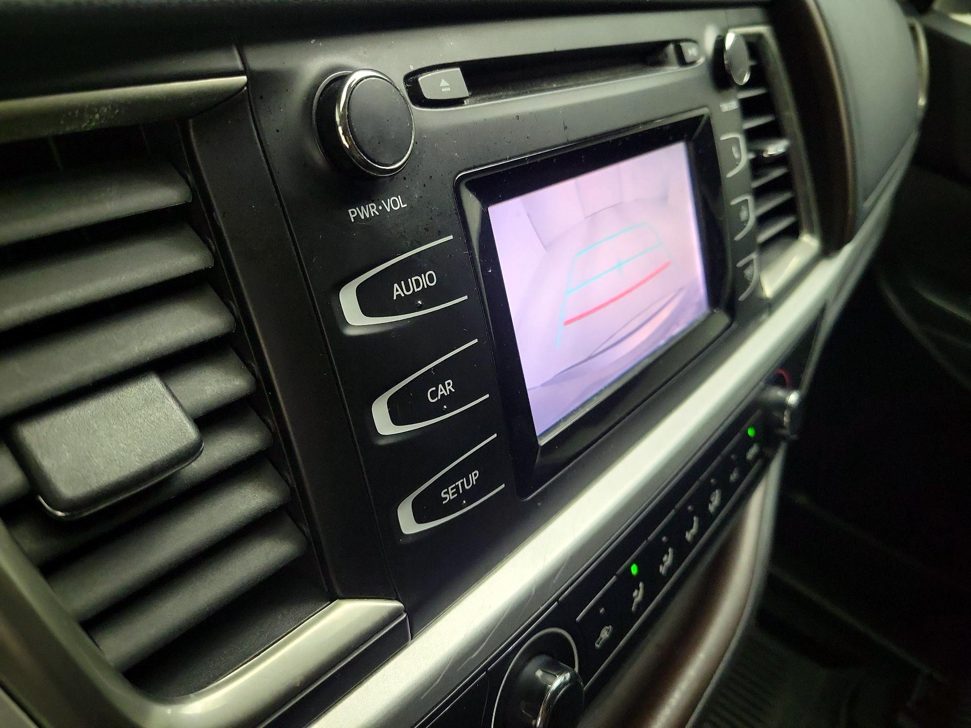 Thumbnail: 2019 Toyota Highlander - 14