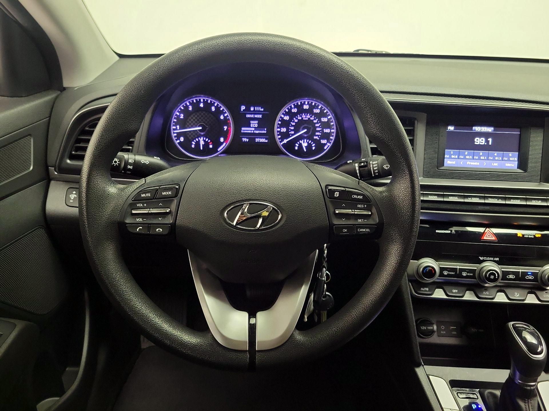 Thumbnail: 2020 Hyundai Elantra - 10