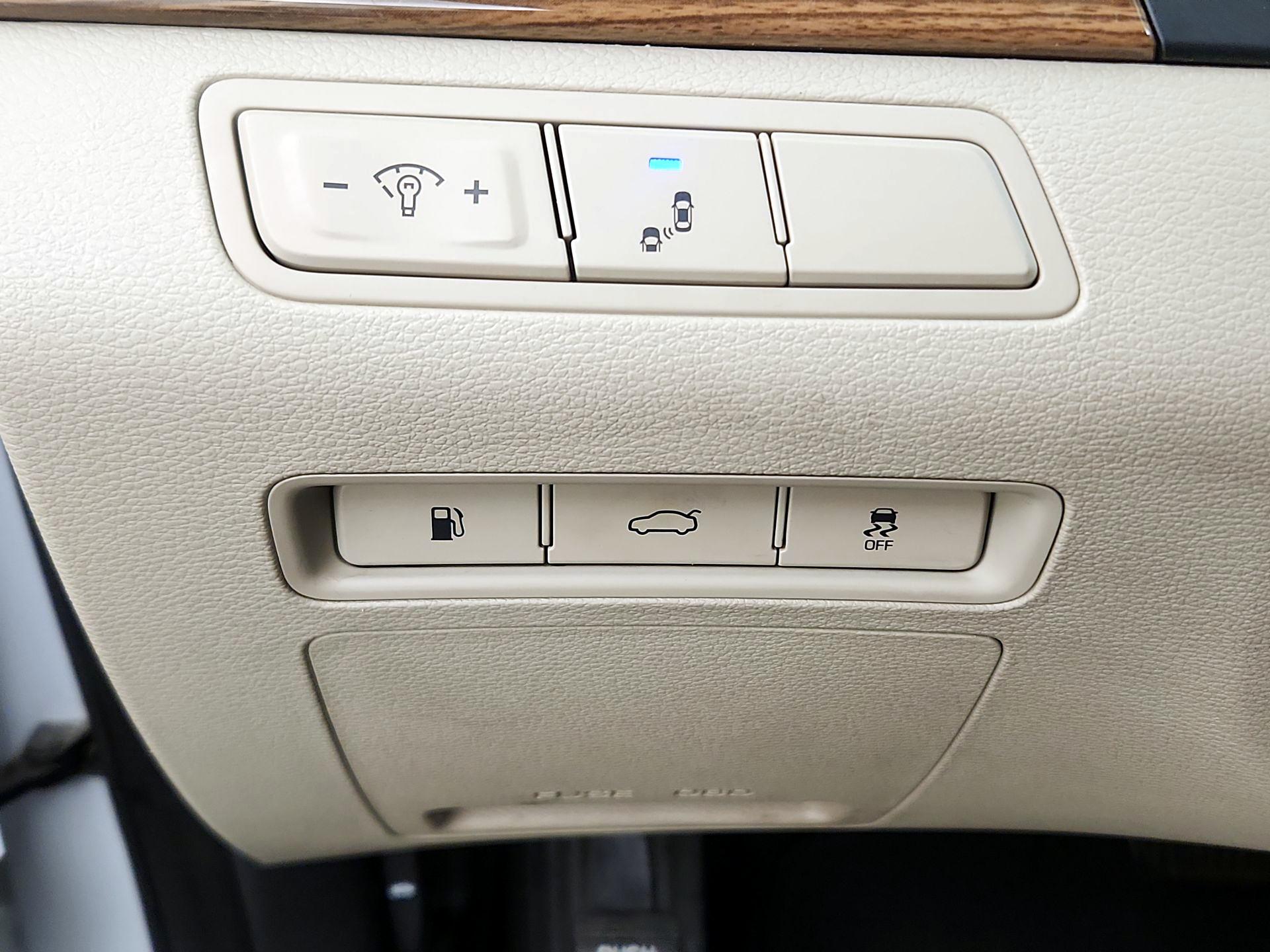 Thumbnail: 2015 Hyundai Sonata - 13