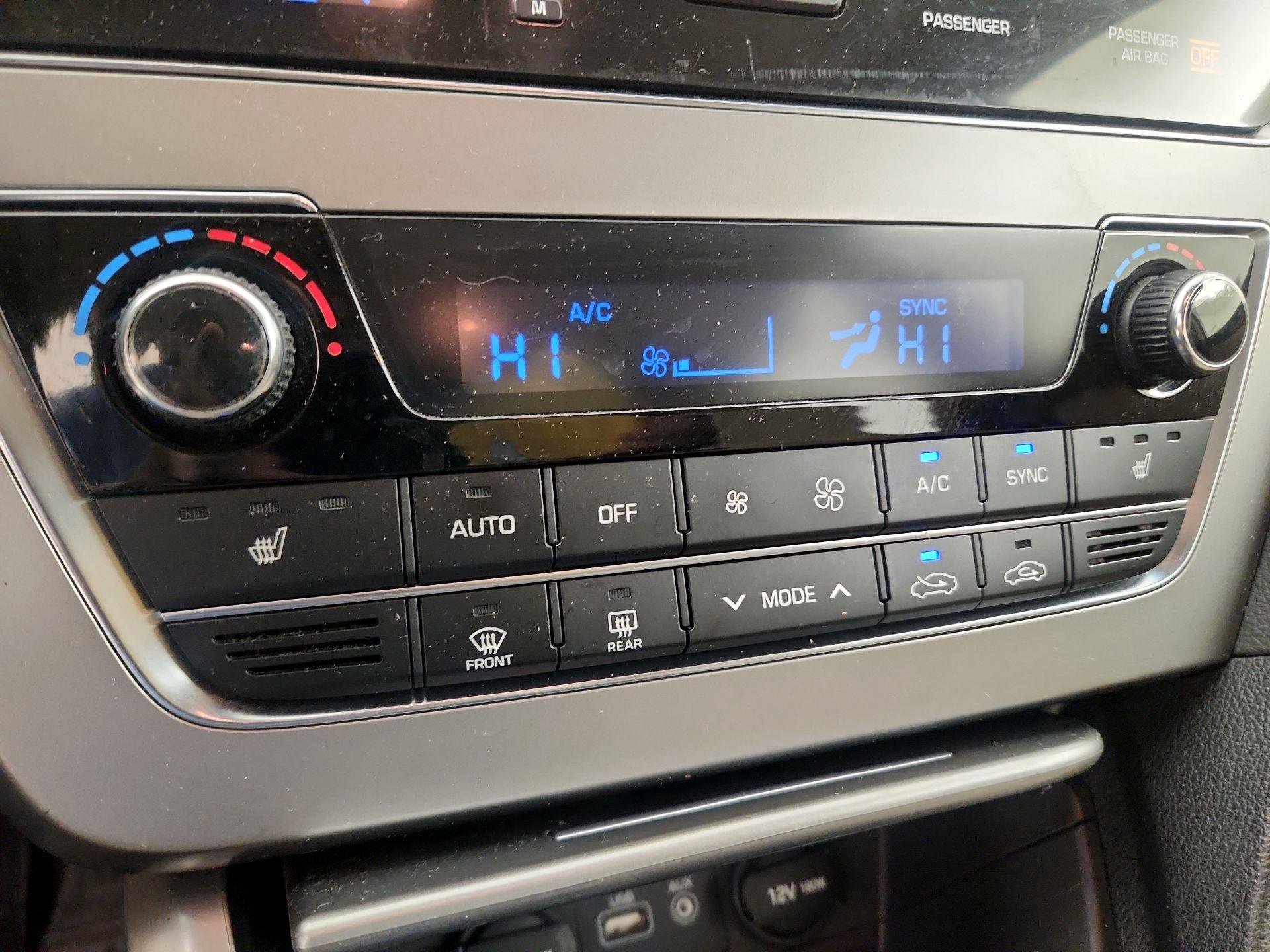 Thumbnail: 2015 Hyundai Sonata - 16