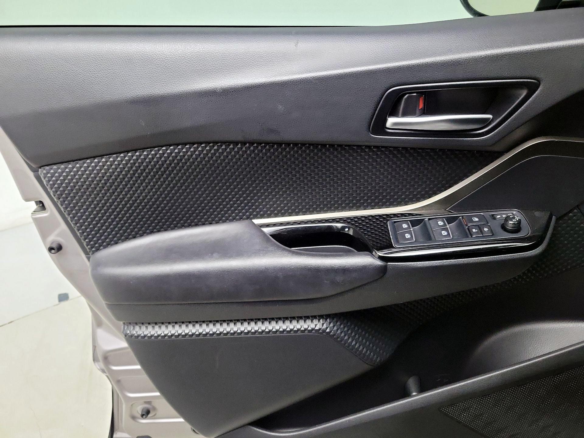 Thumbnail: 2019 Toyota C-HR - 12