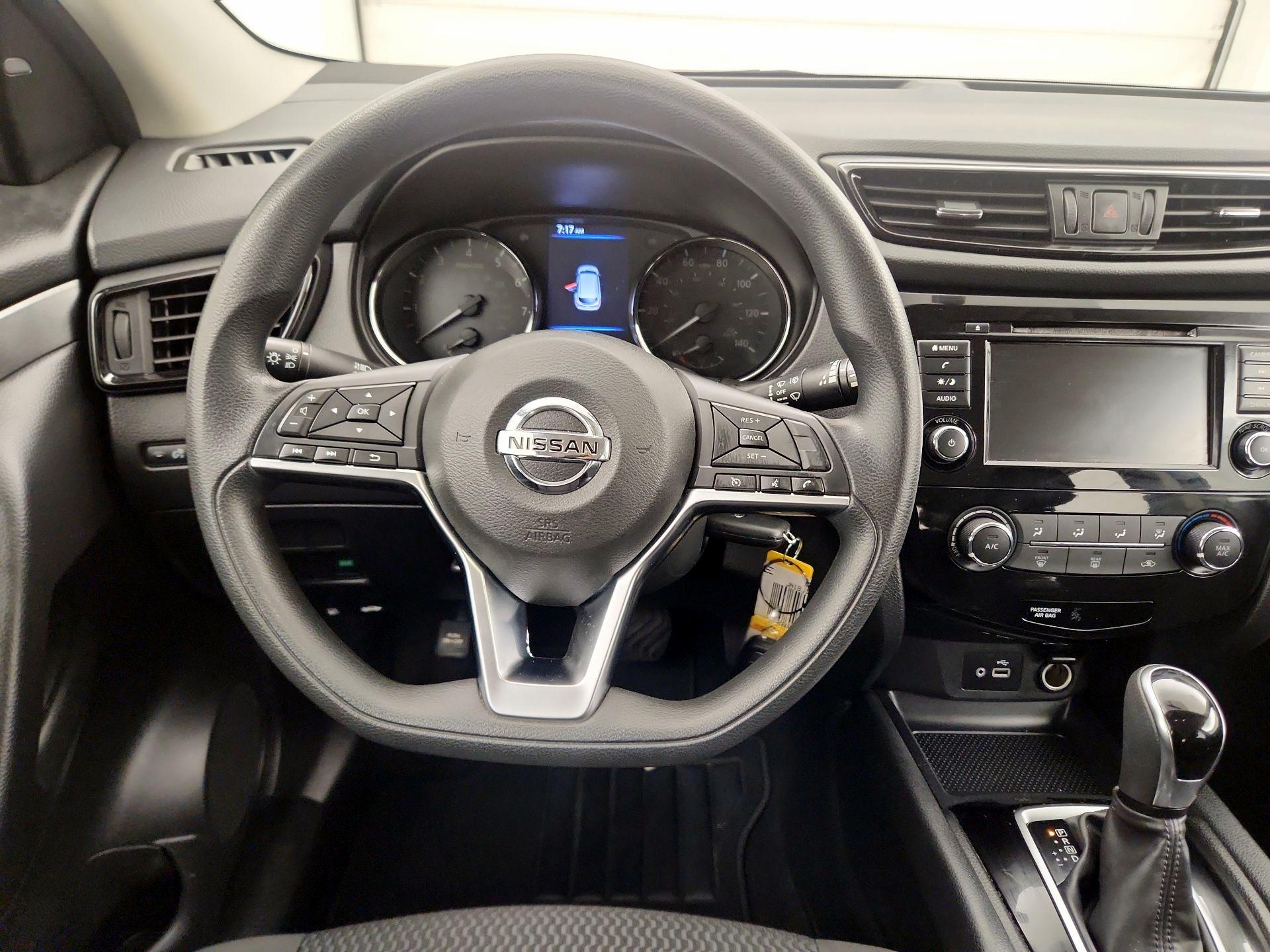 Thumbnail: 2019 Nissan Rogue Sport - 10