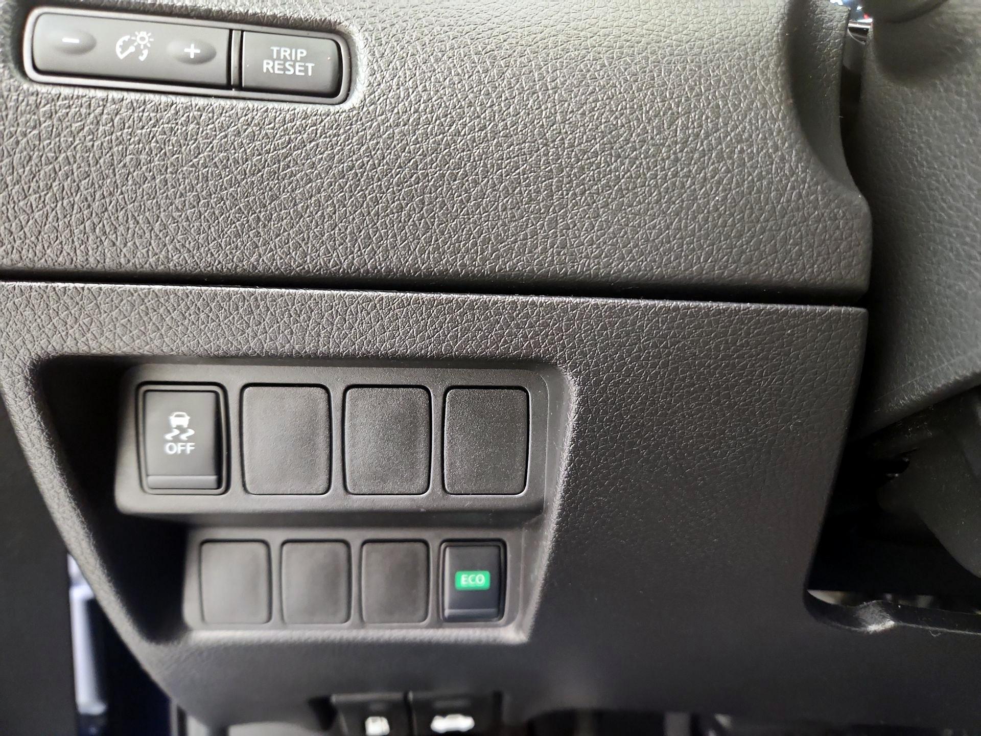 Thumbnail: 2019 Nissan Rogue Sport - 13