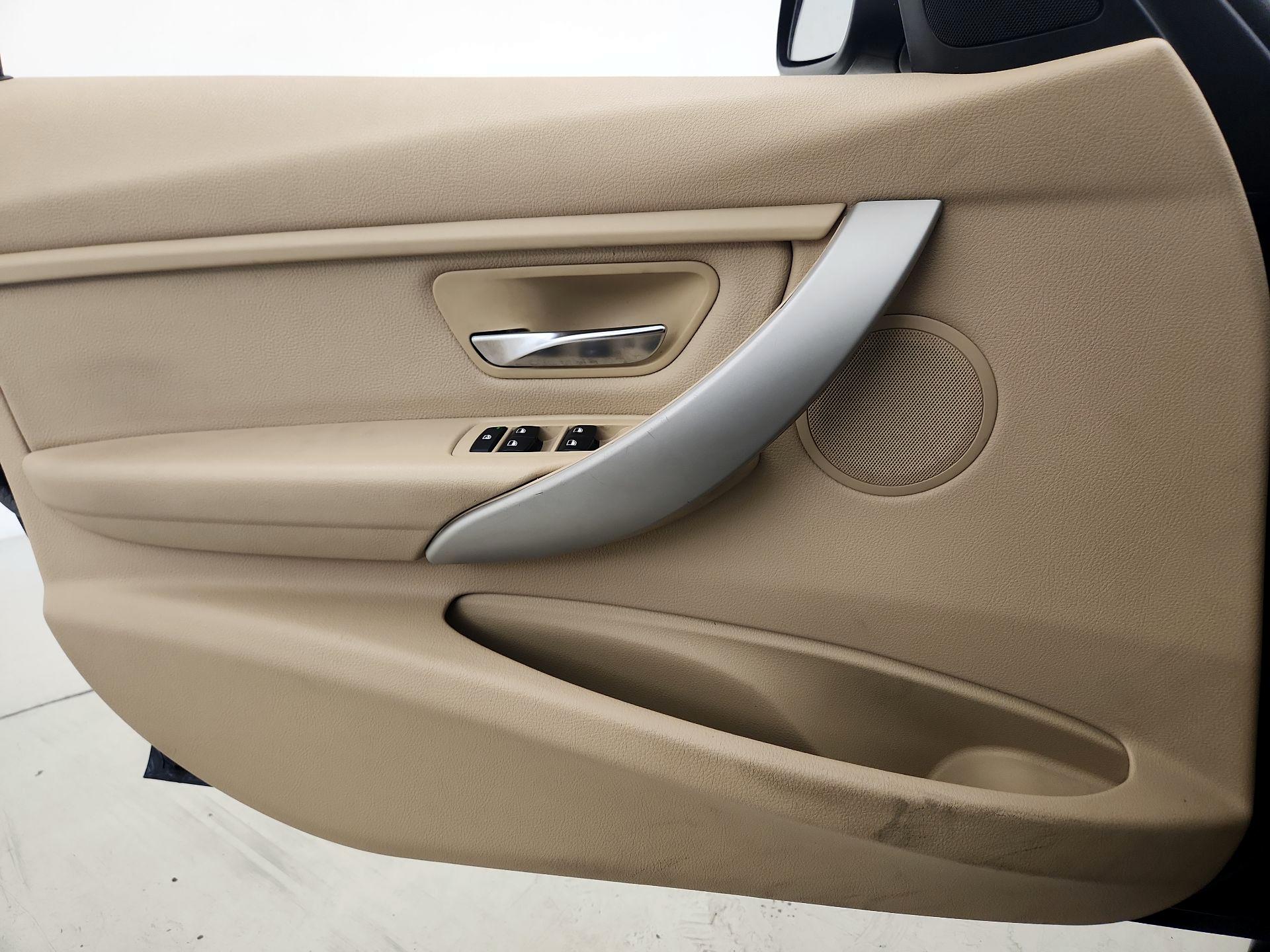 Thumbnail: 2015 BMW 3 Series - 12