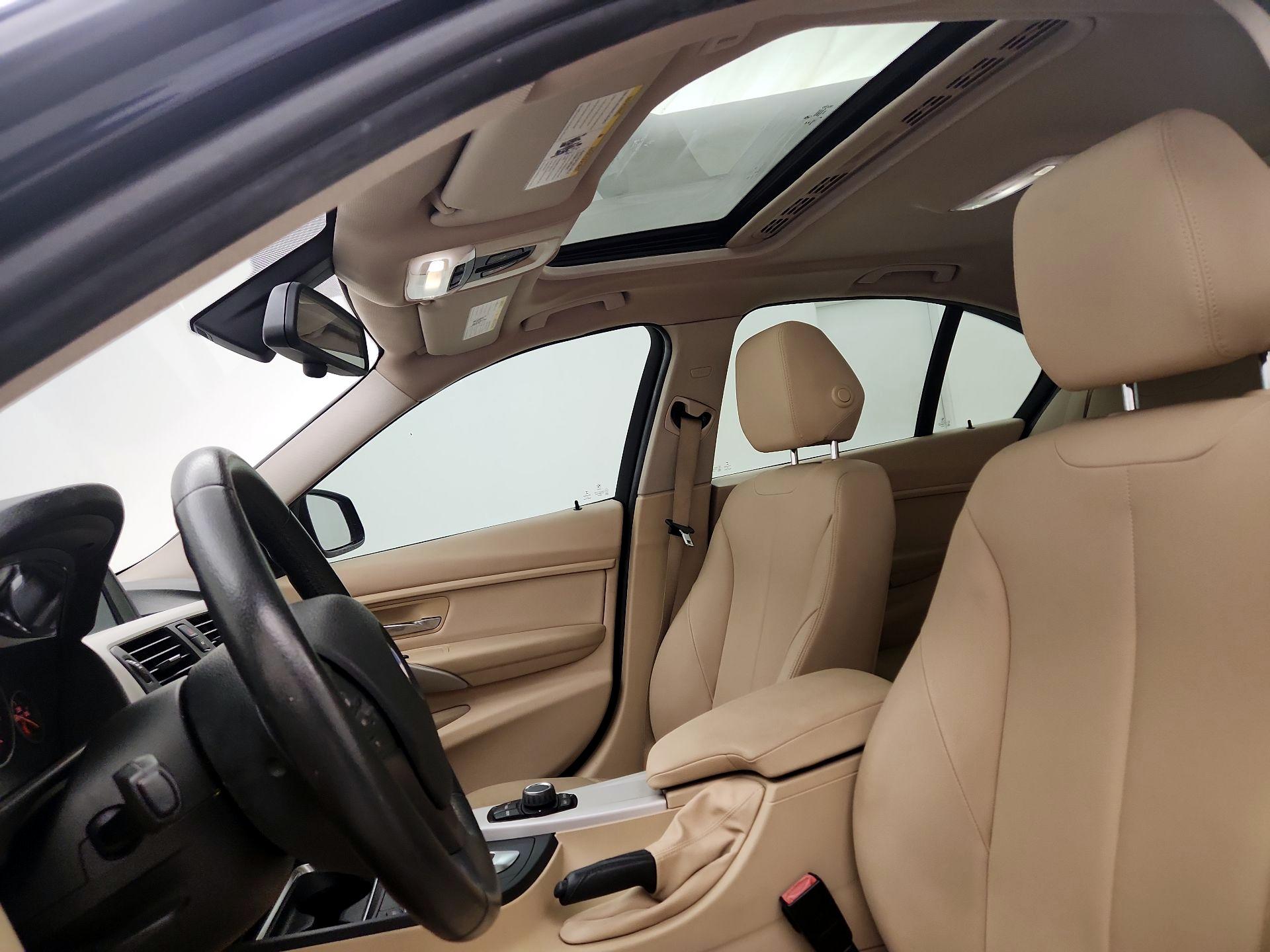 Thumbnail: 2015 BMW 3 Series - 18