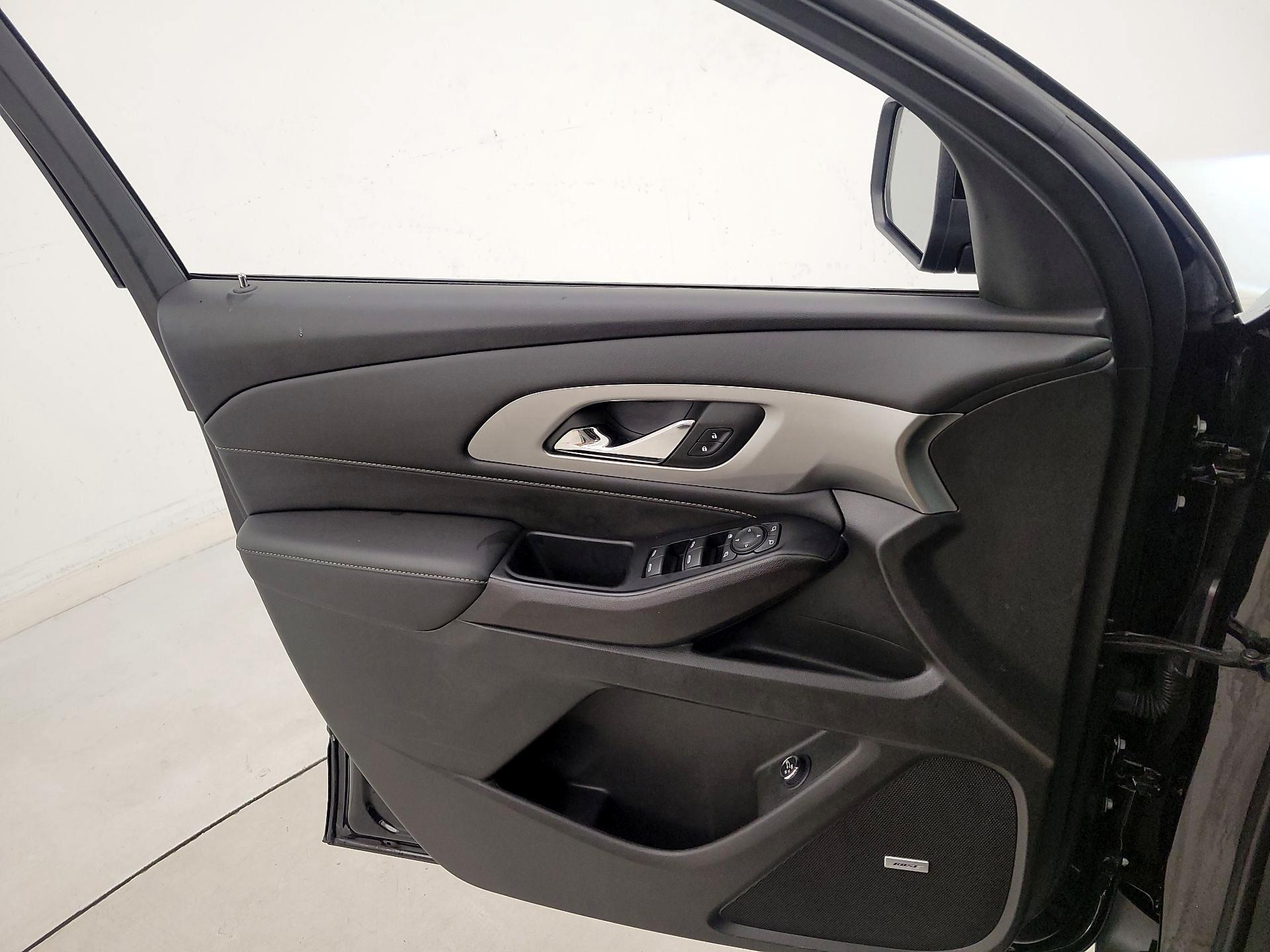 Thumbnail: 2023 Chevrolet Traverse - 12