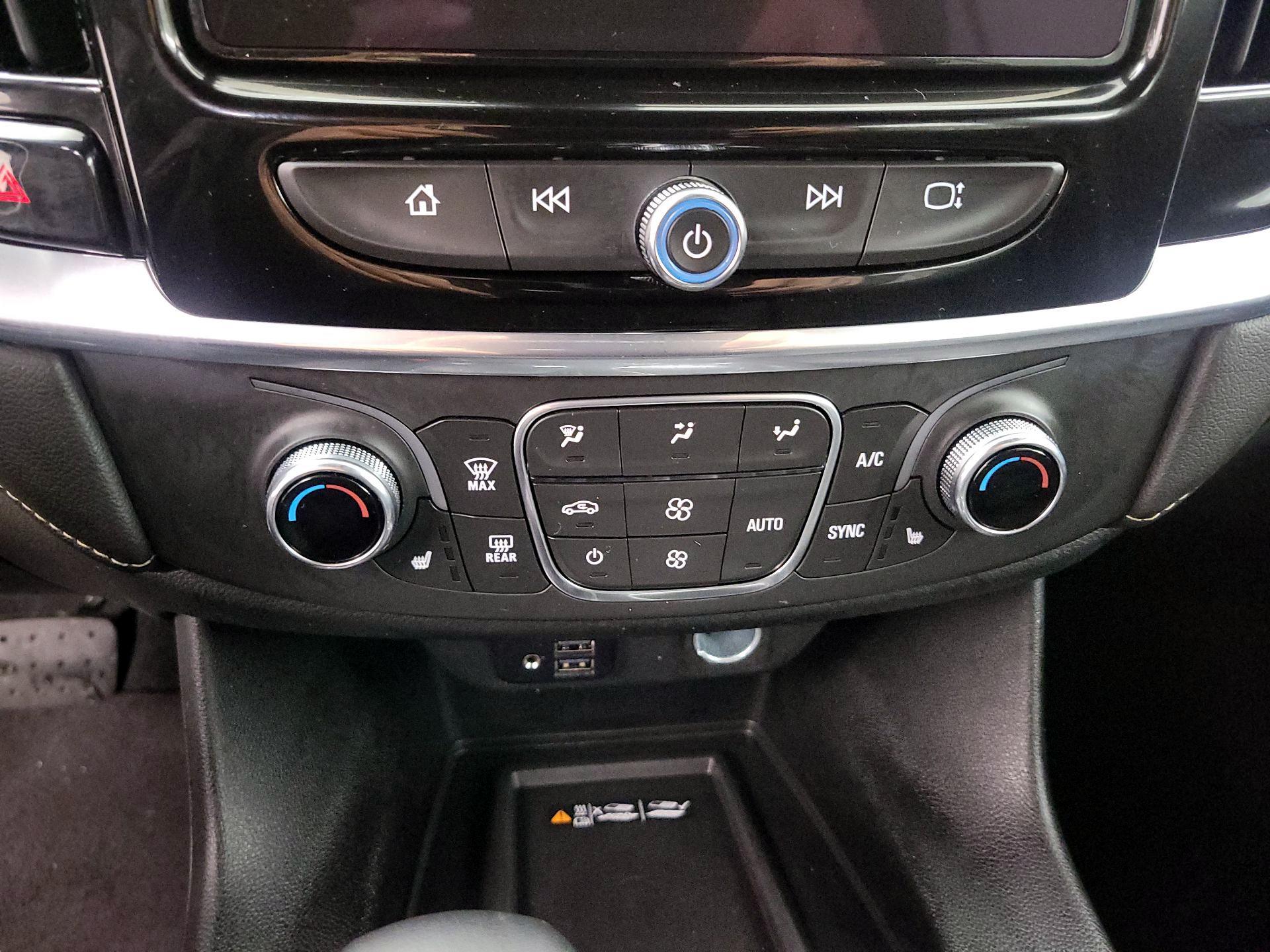 Thumbnail: 2023 Chevrolet Traverse - 16