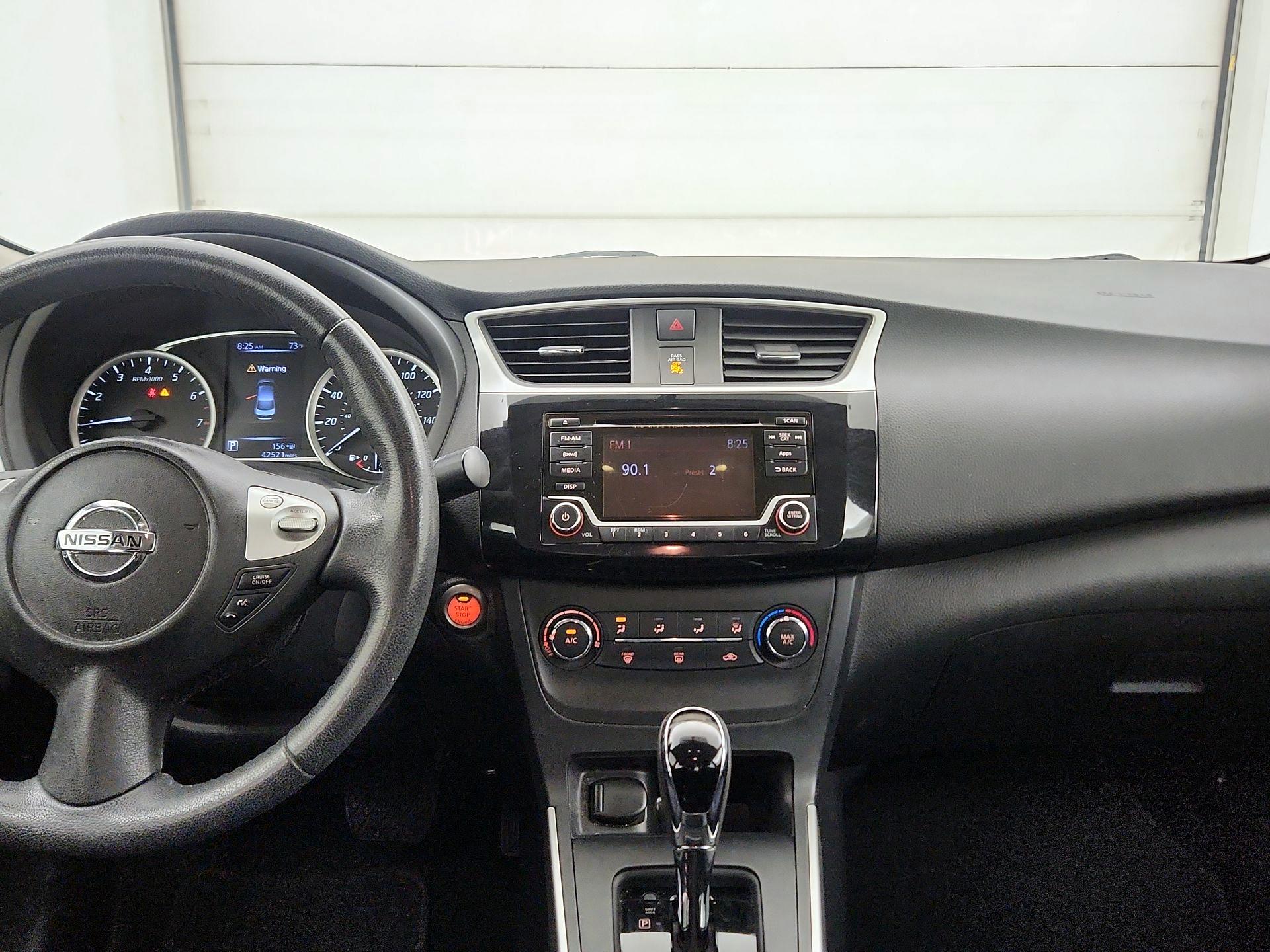 Thumbnail: 2016 Nissan Sentra - 9