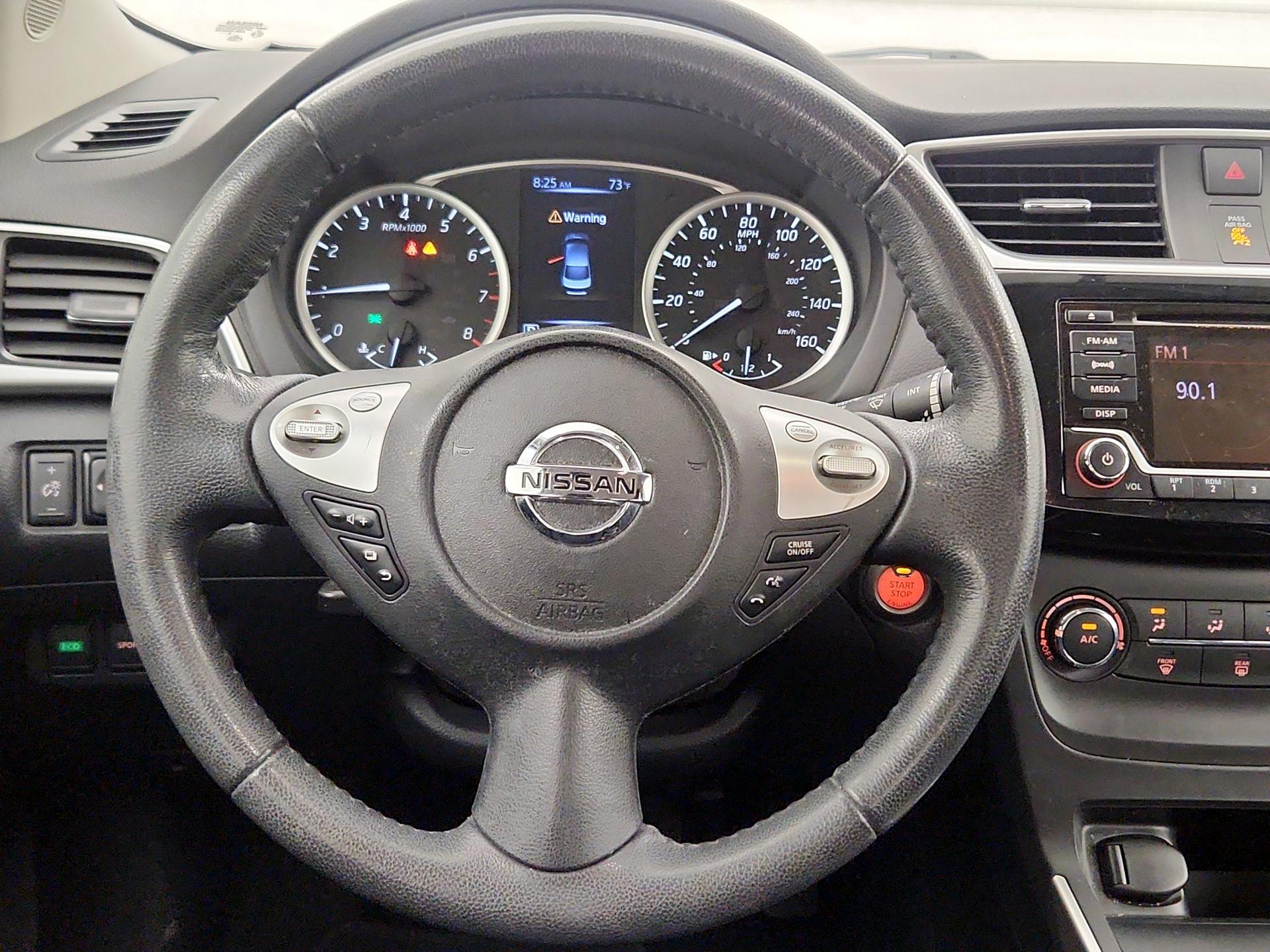 Thumbnail: 2016 Nissan Sentra - 10