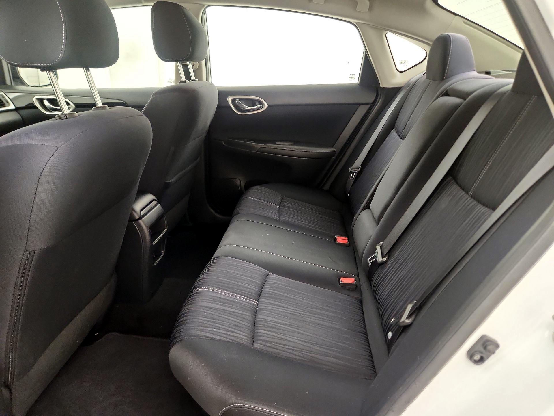 Thumbnail: 2016 Nissan Sentra - 19