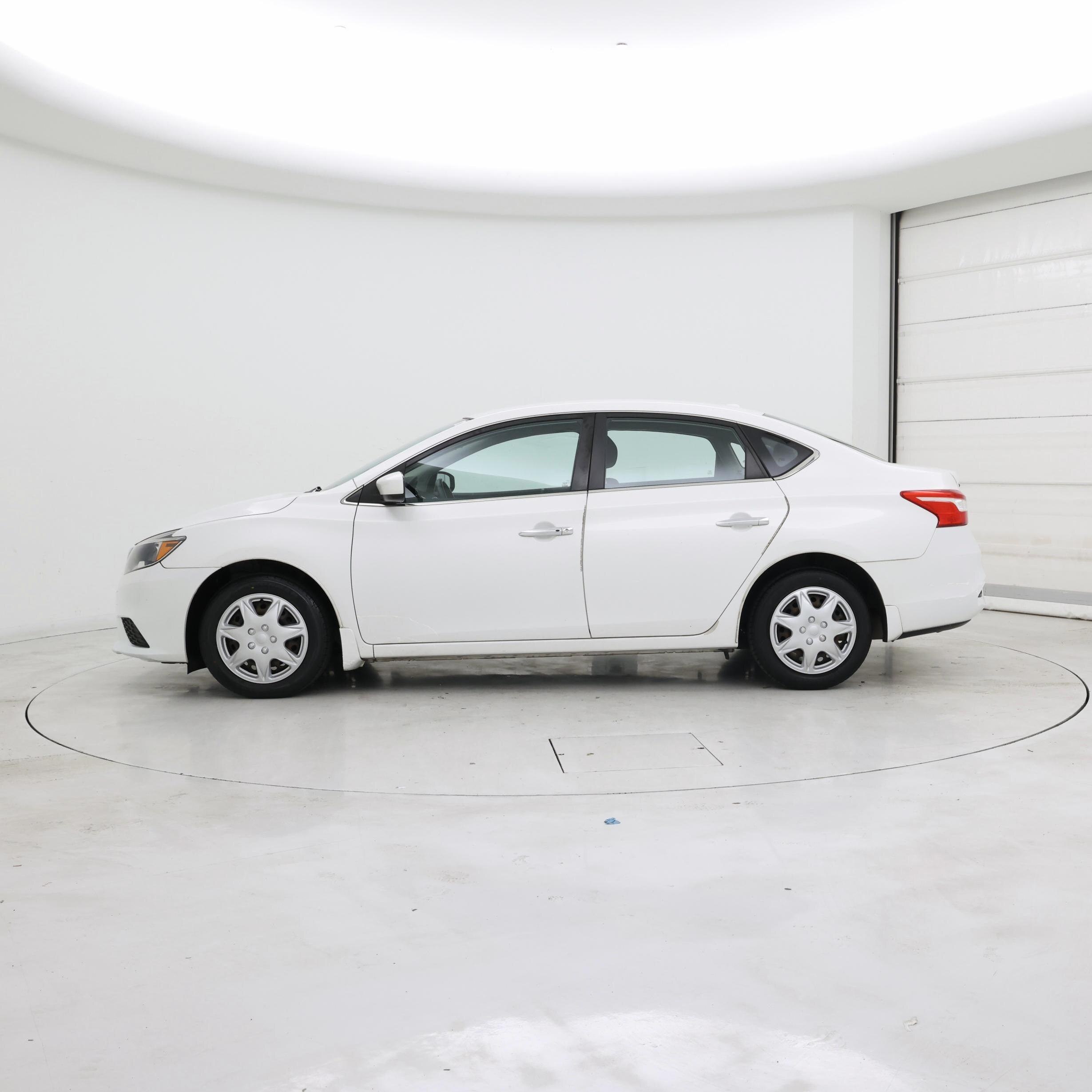 Thumbnail: 2016 Nissan Sentra - 3