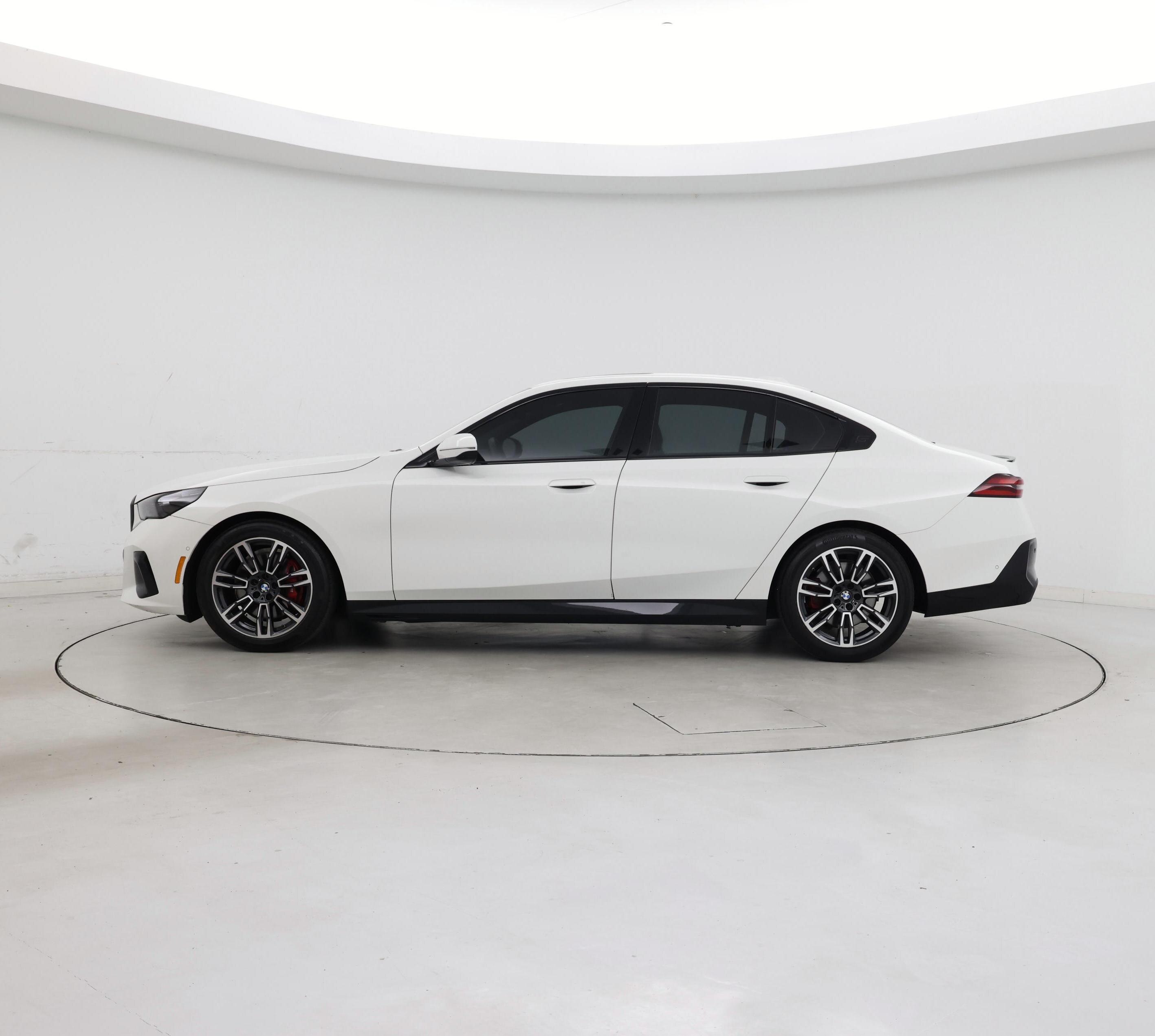 Thumbnail: 2024 BMW 5 Series - 3