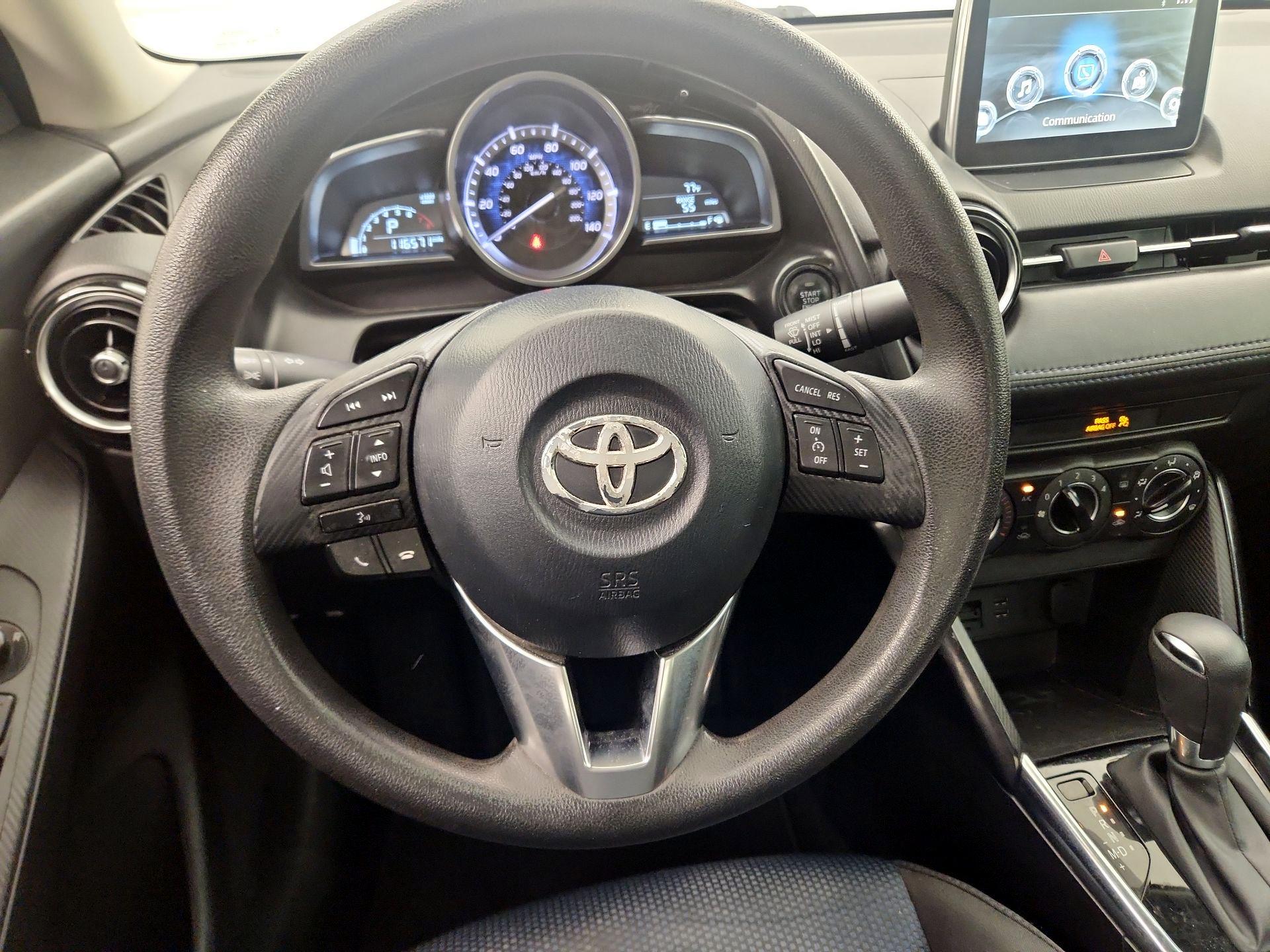 Thumbnail: 2017 Toyota Yaris iA - 10