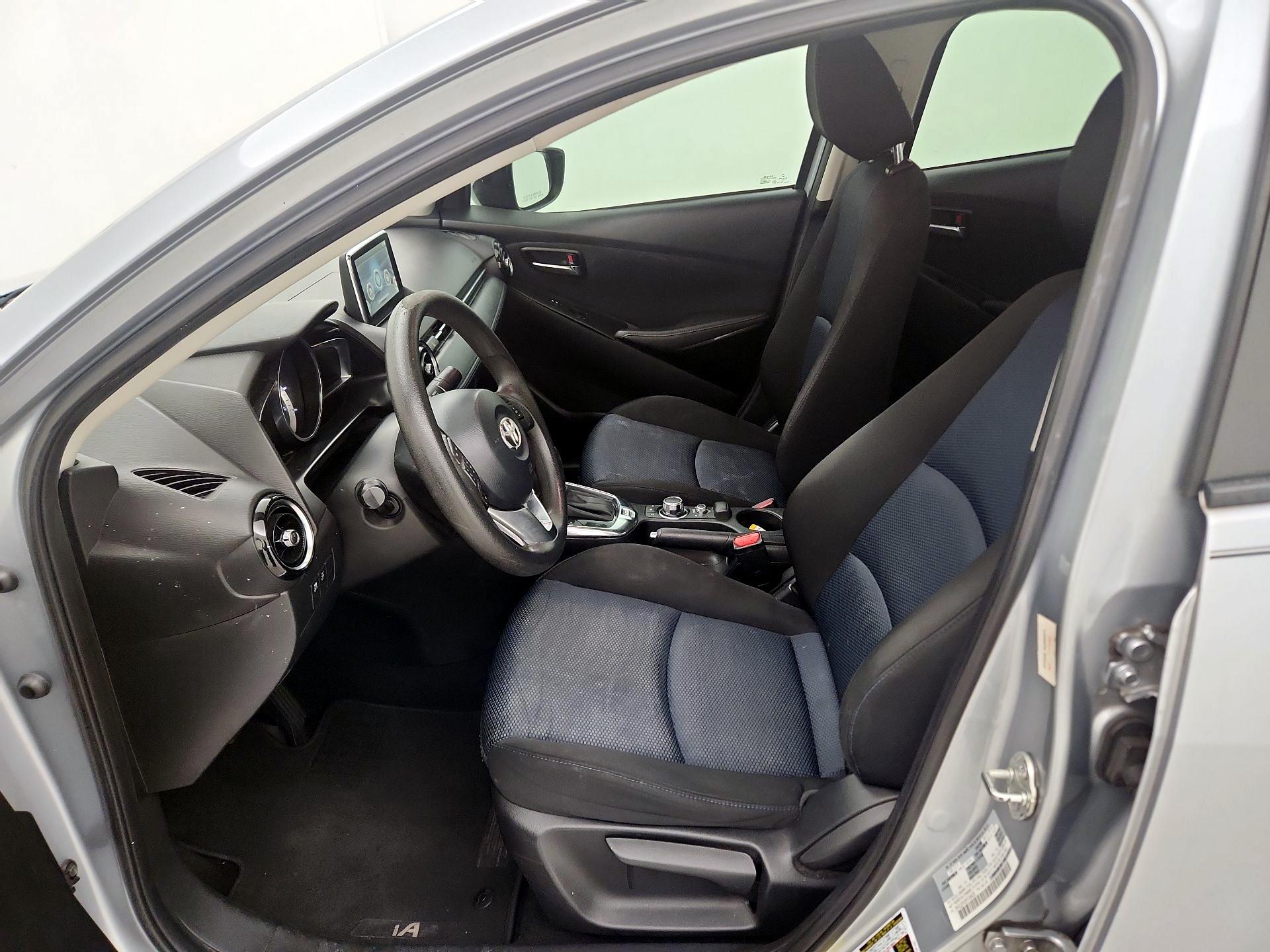 Thumbnail: 2017 Toyota Yaris iA - 11