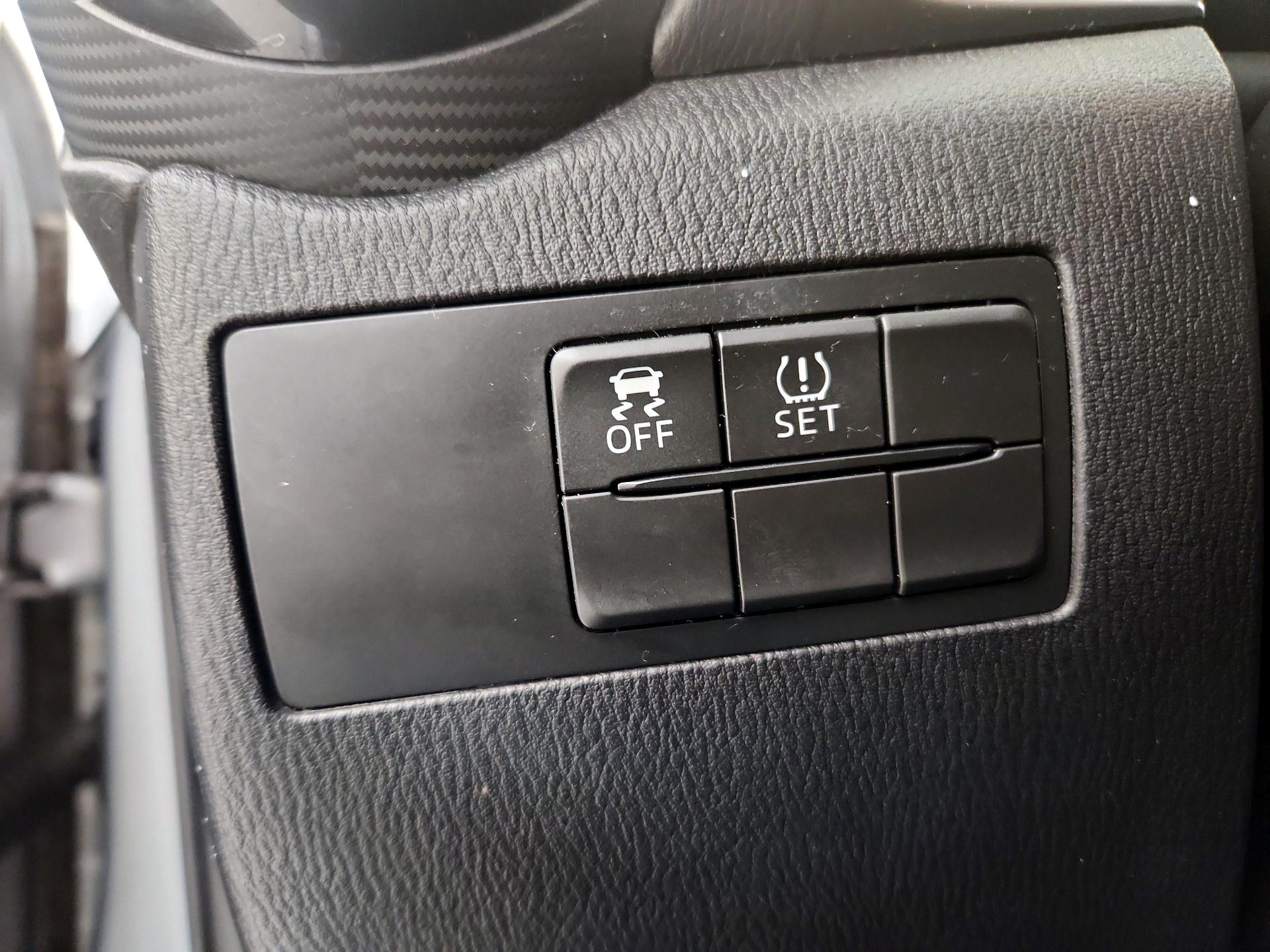 Thumbnail: 2017 Toyota Yaris iA - 13