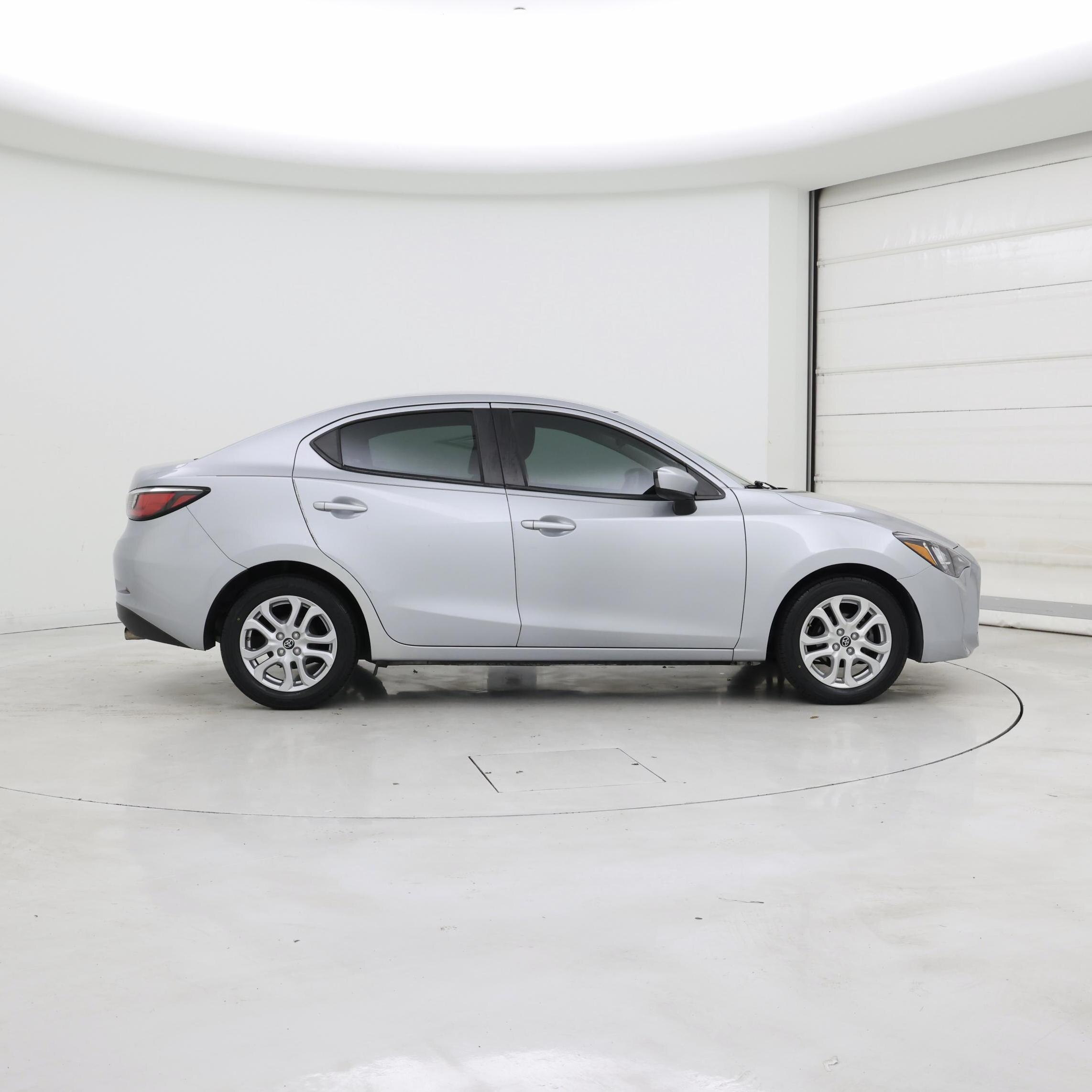 Thumbnail: 2017 Toyota Yaris iA - 7