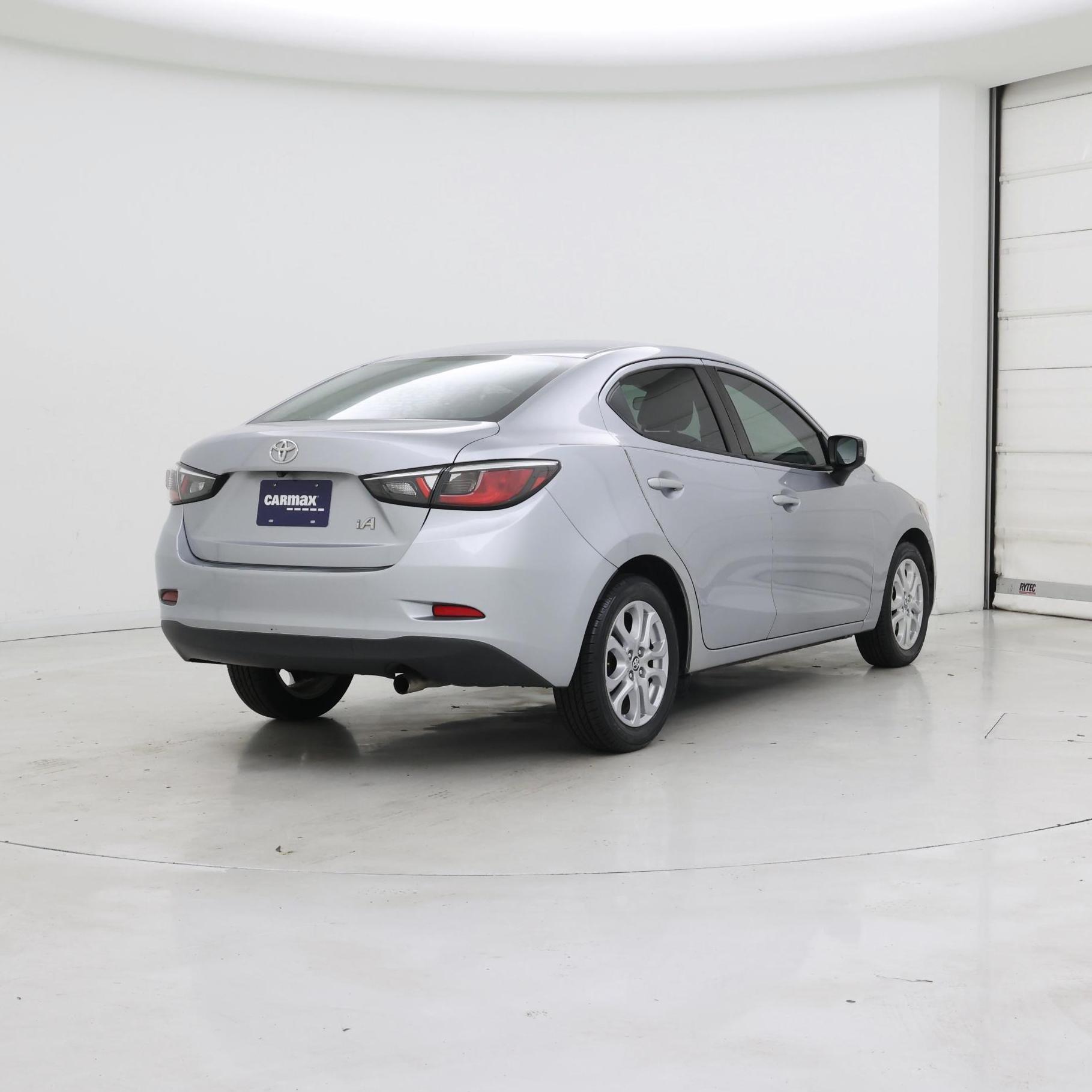 Thumbnail: 2017 Toyota Yaris iA - 8