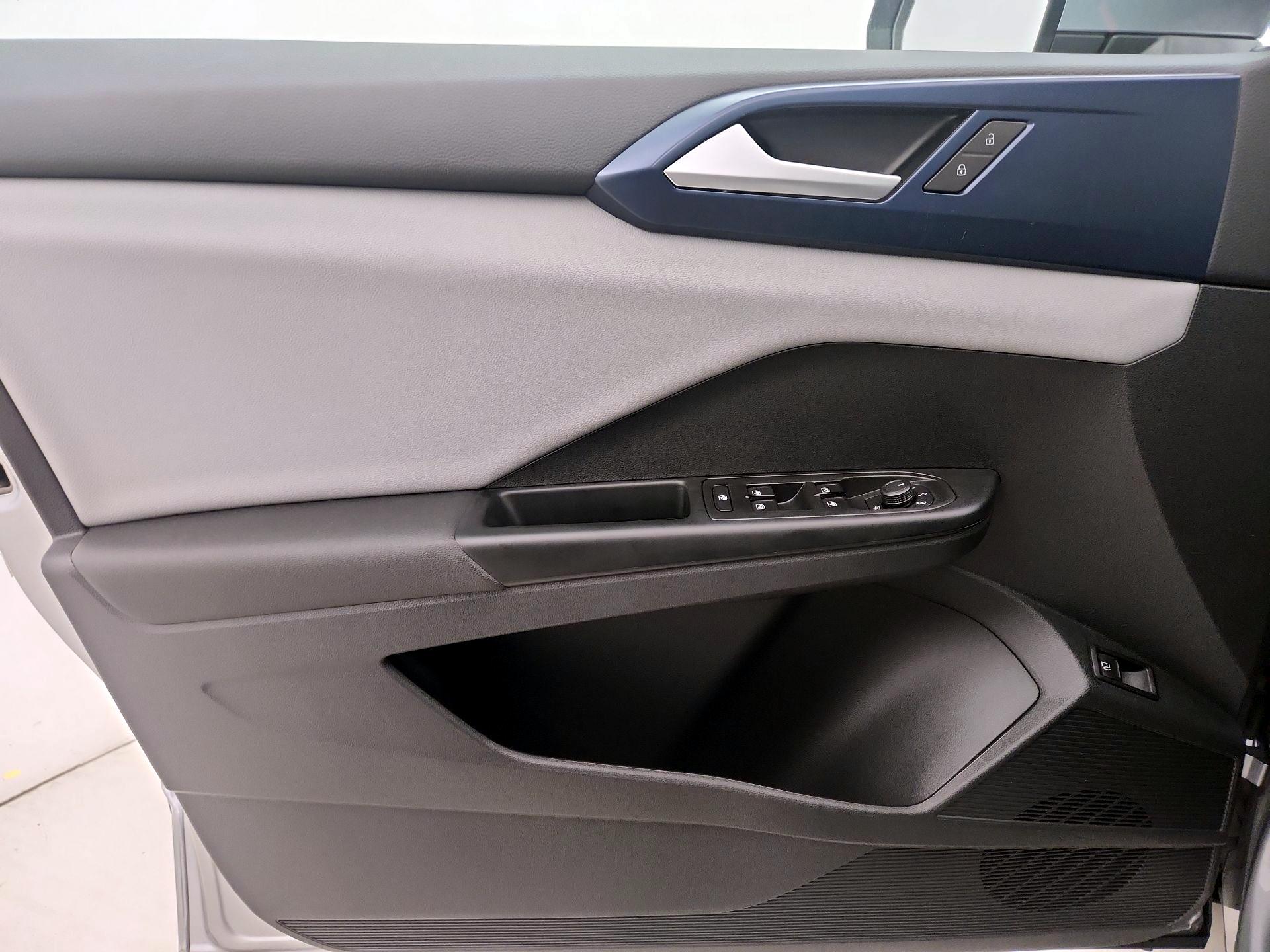 Thumbnail: 2022 Volkswagen Taos - 12