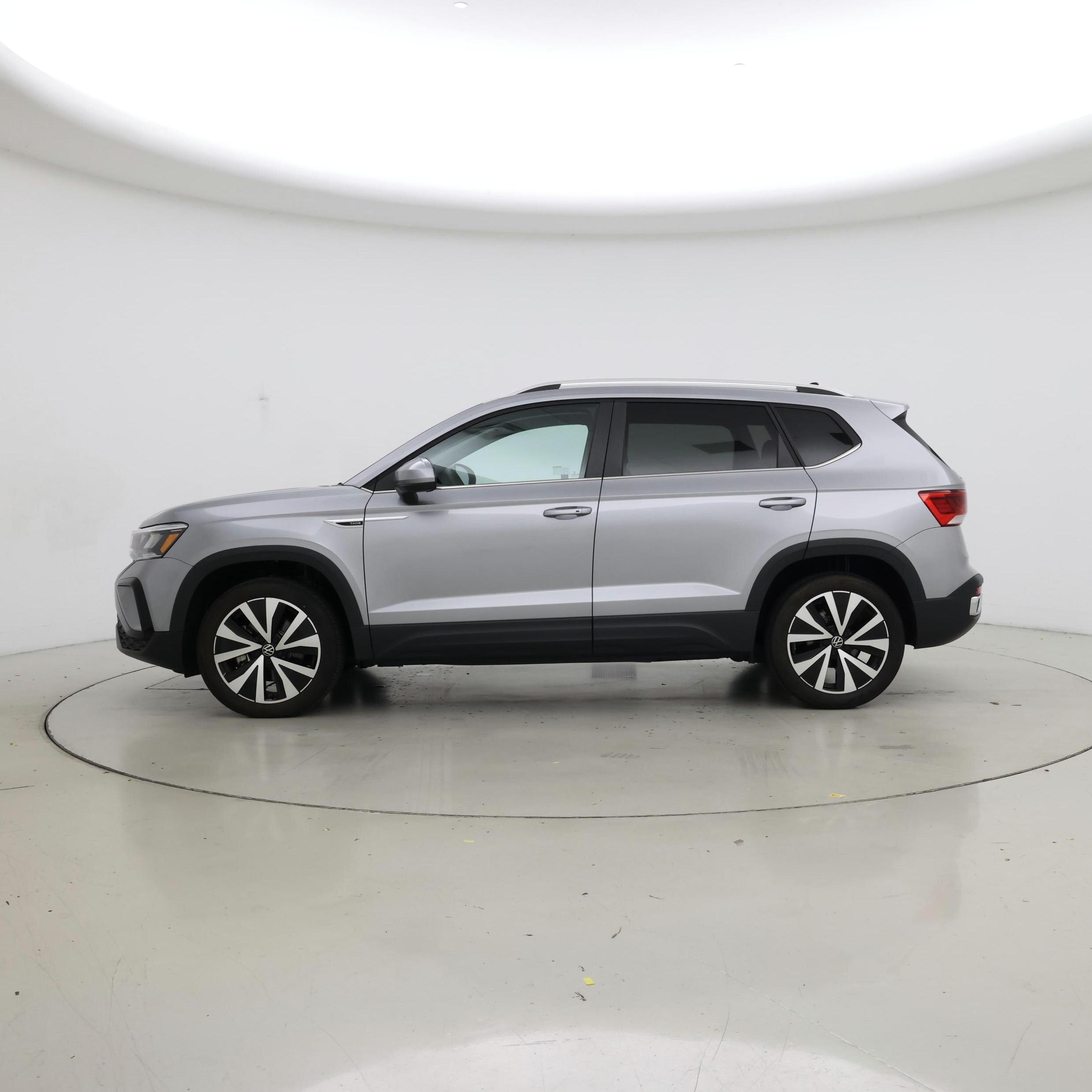 Thumbnail: 2022 Volkswagen Taos - 3