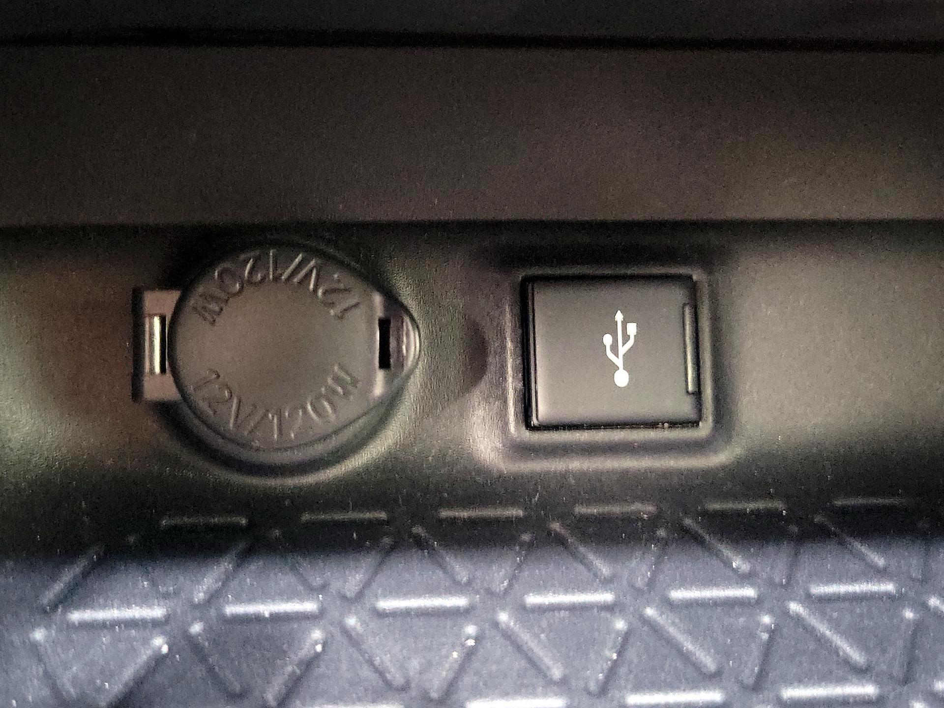 Thumbnail: 2021 Toyota RAV4 - 18