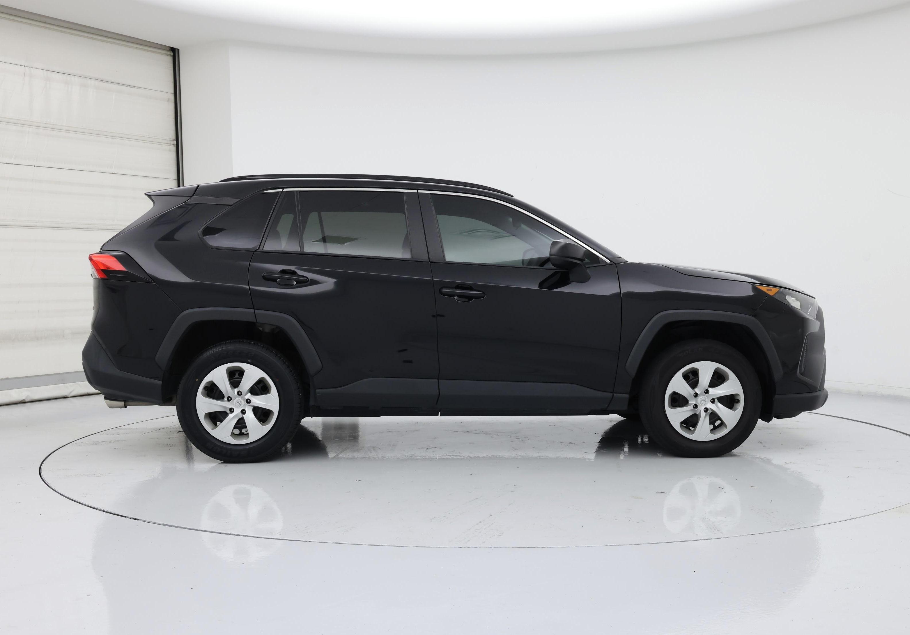 Thumbnail: 2021 Toyota RAV4 - 7