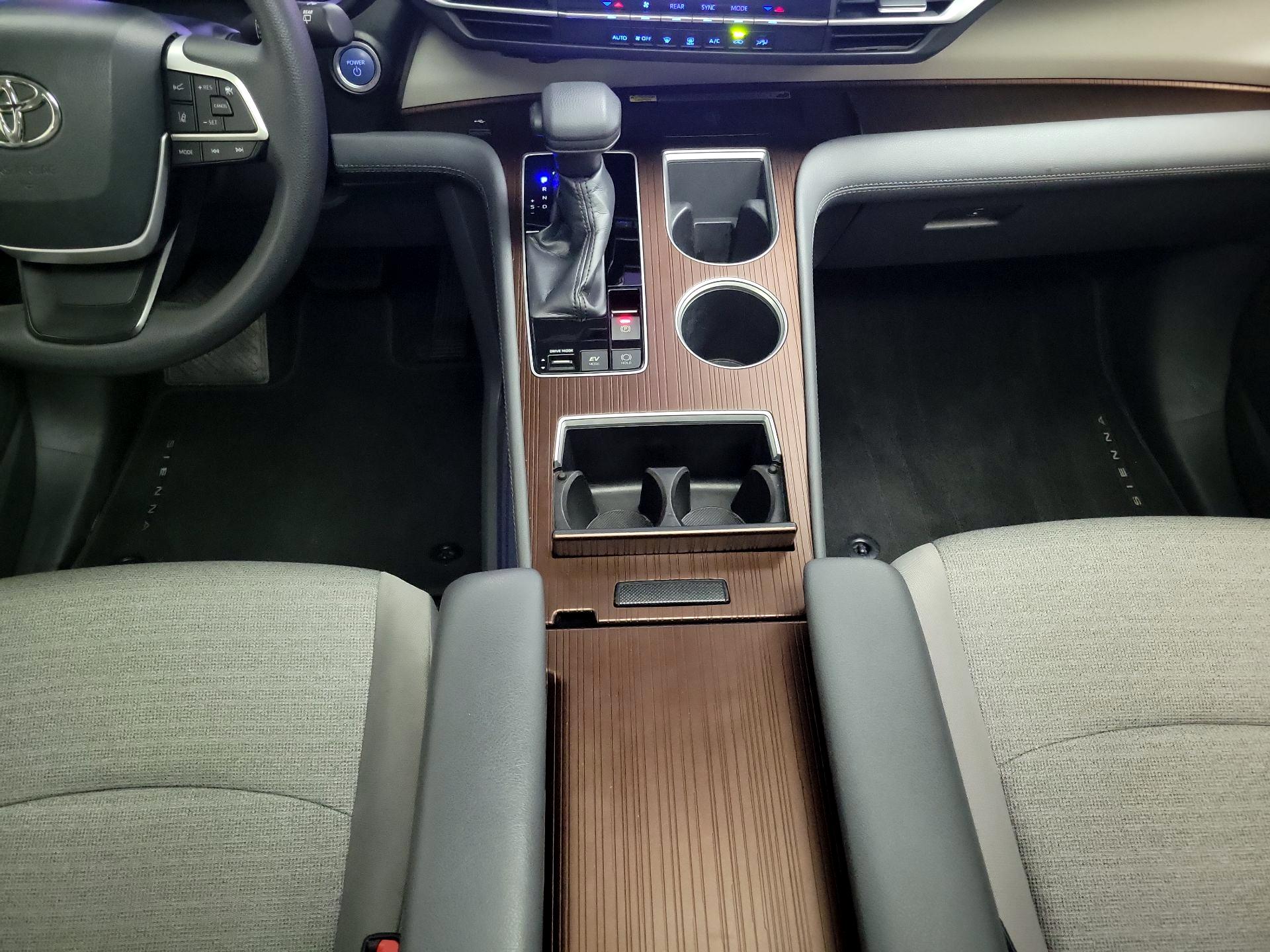 Thumbnail: 2021 Toyota Sienna - 17