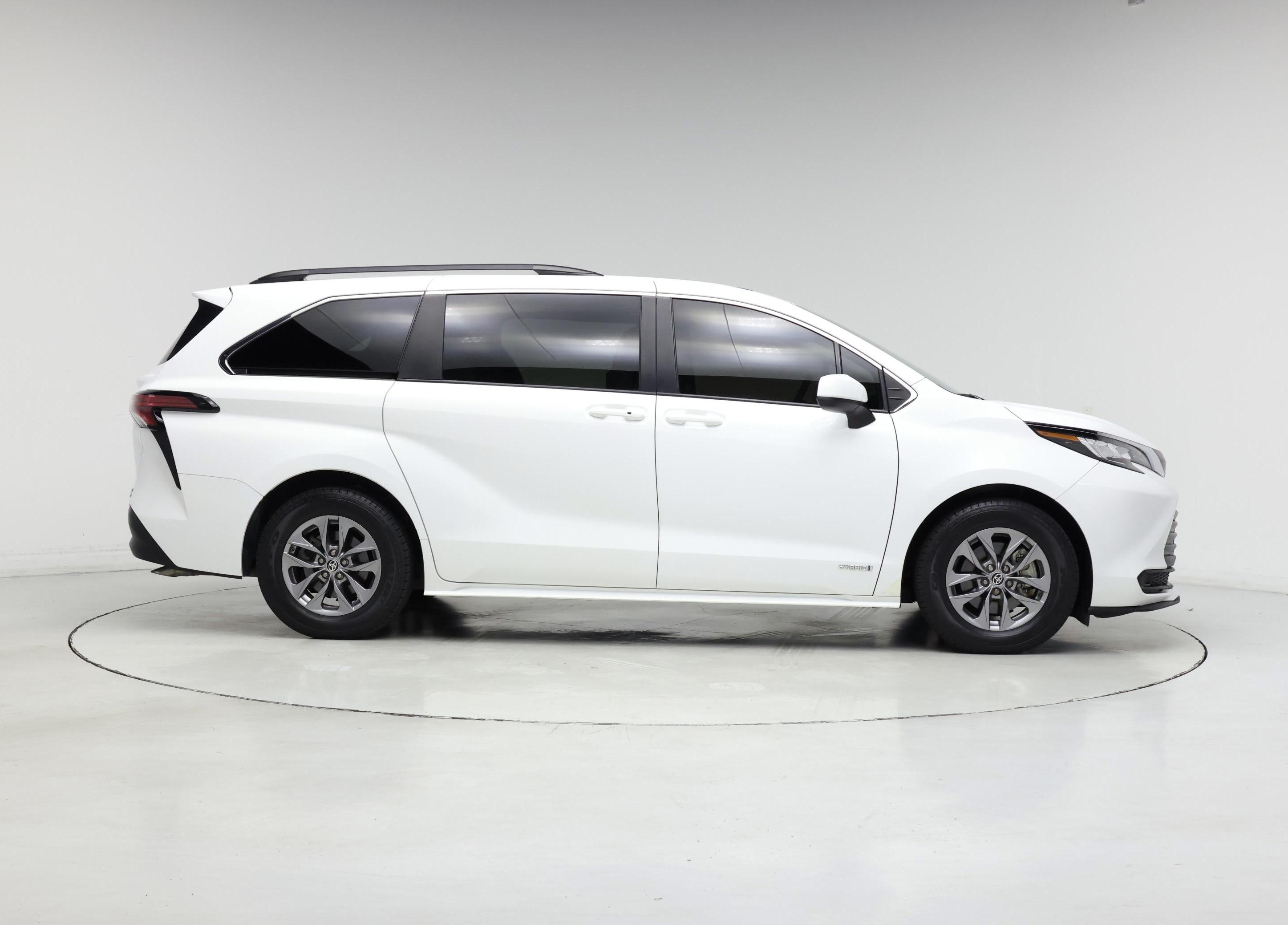 Thumbnail: 2021 Toyota Sienna - 7