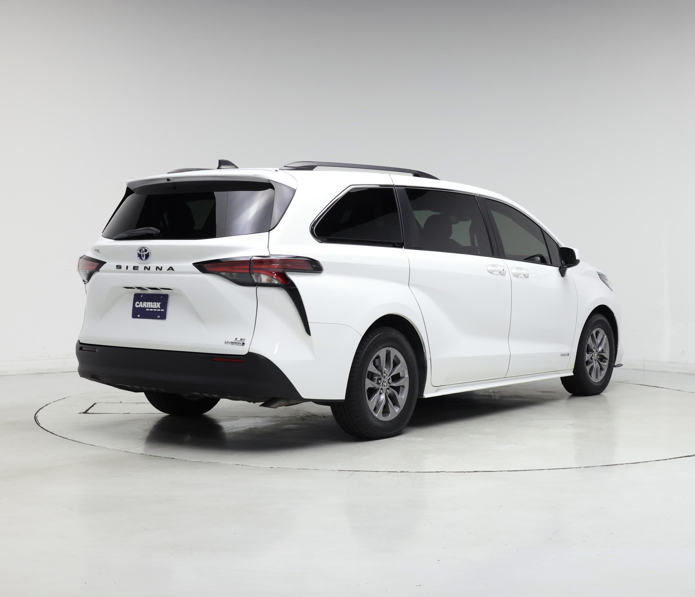 Thumbnail: 2021 Toyota Sienna - 8