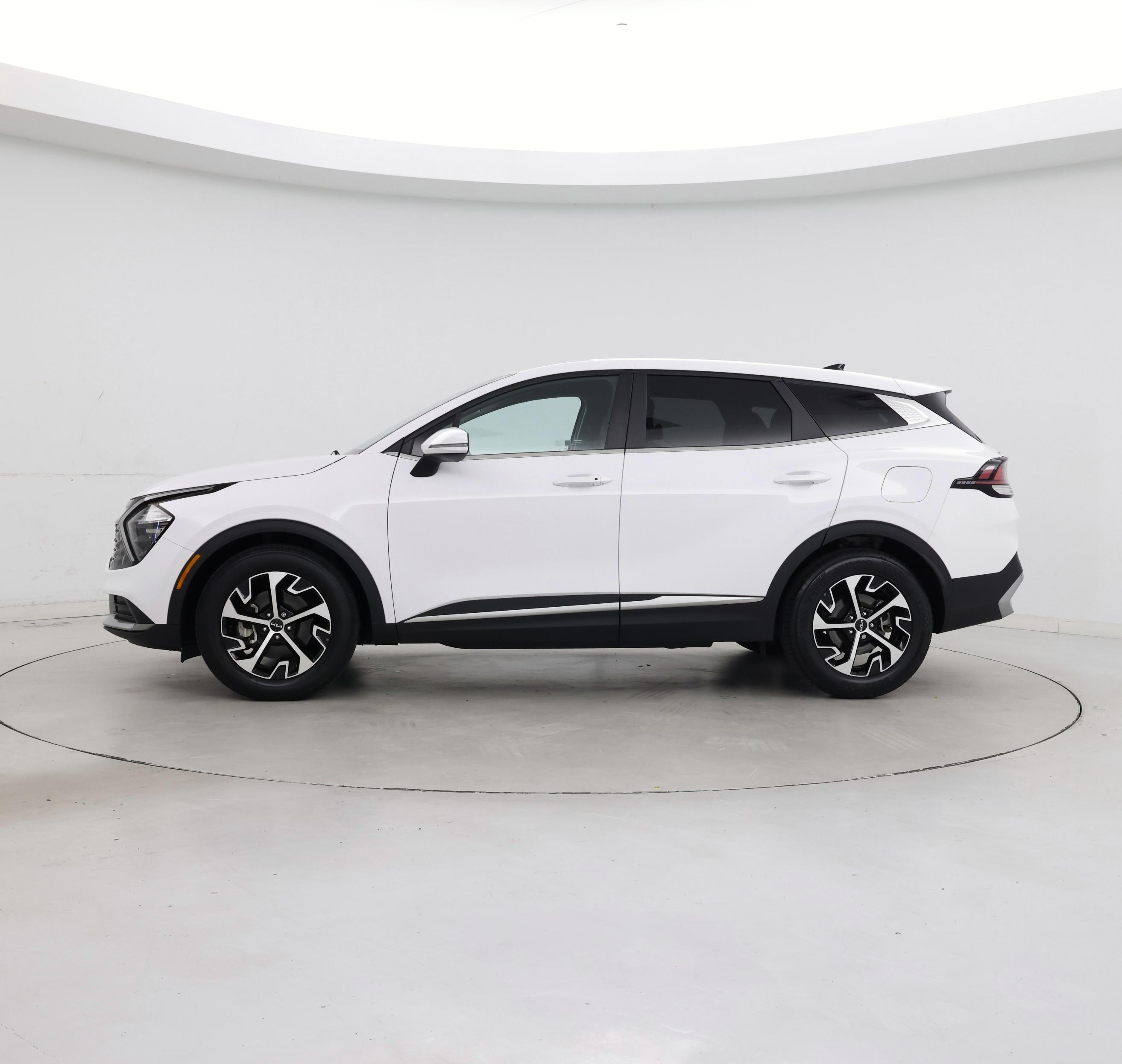 Thumbnail: 2023 Kia Sportage - 3