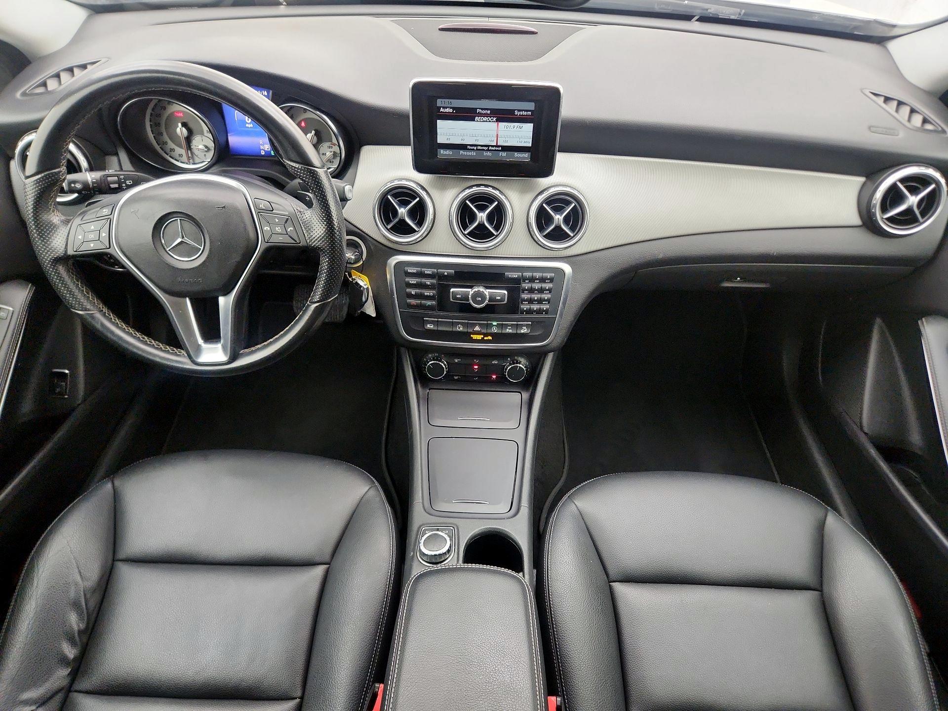 Thumbnail: 2015 Mercedes-Benz GLA - 9