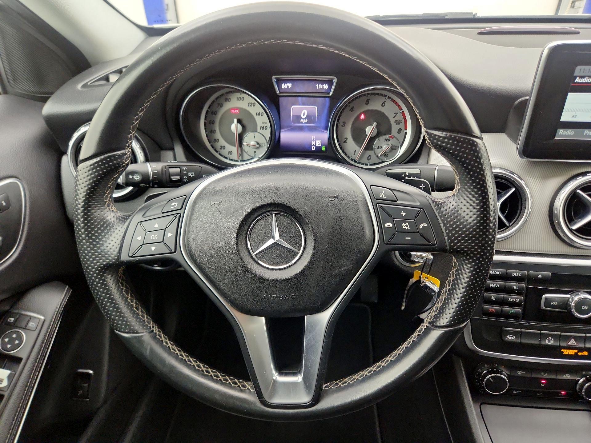 Thumbnail: 2015 Mercedes-Benz GLA - 10