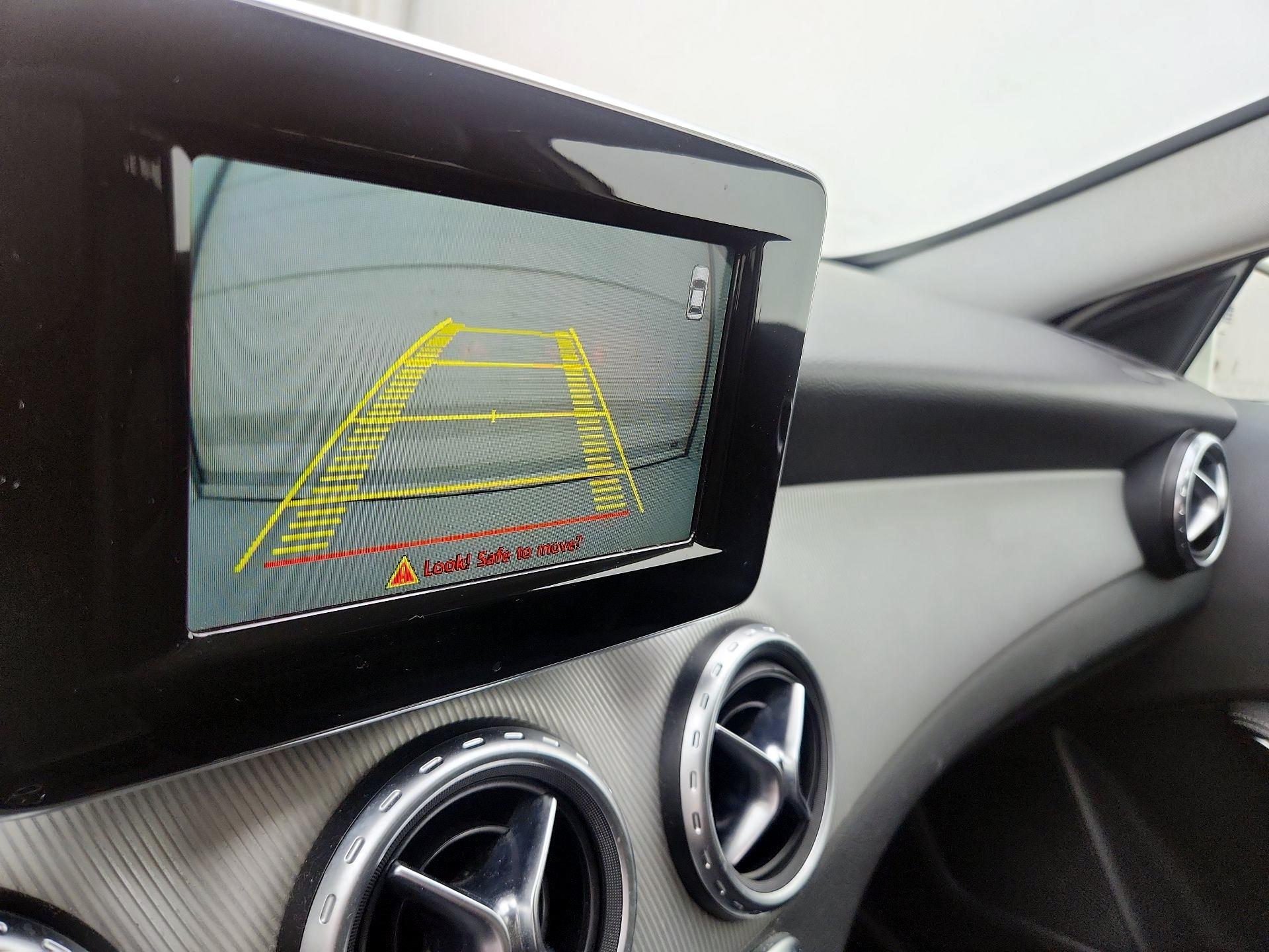 Thumbnail: 2015 Mercedes-Benz GLA - 14