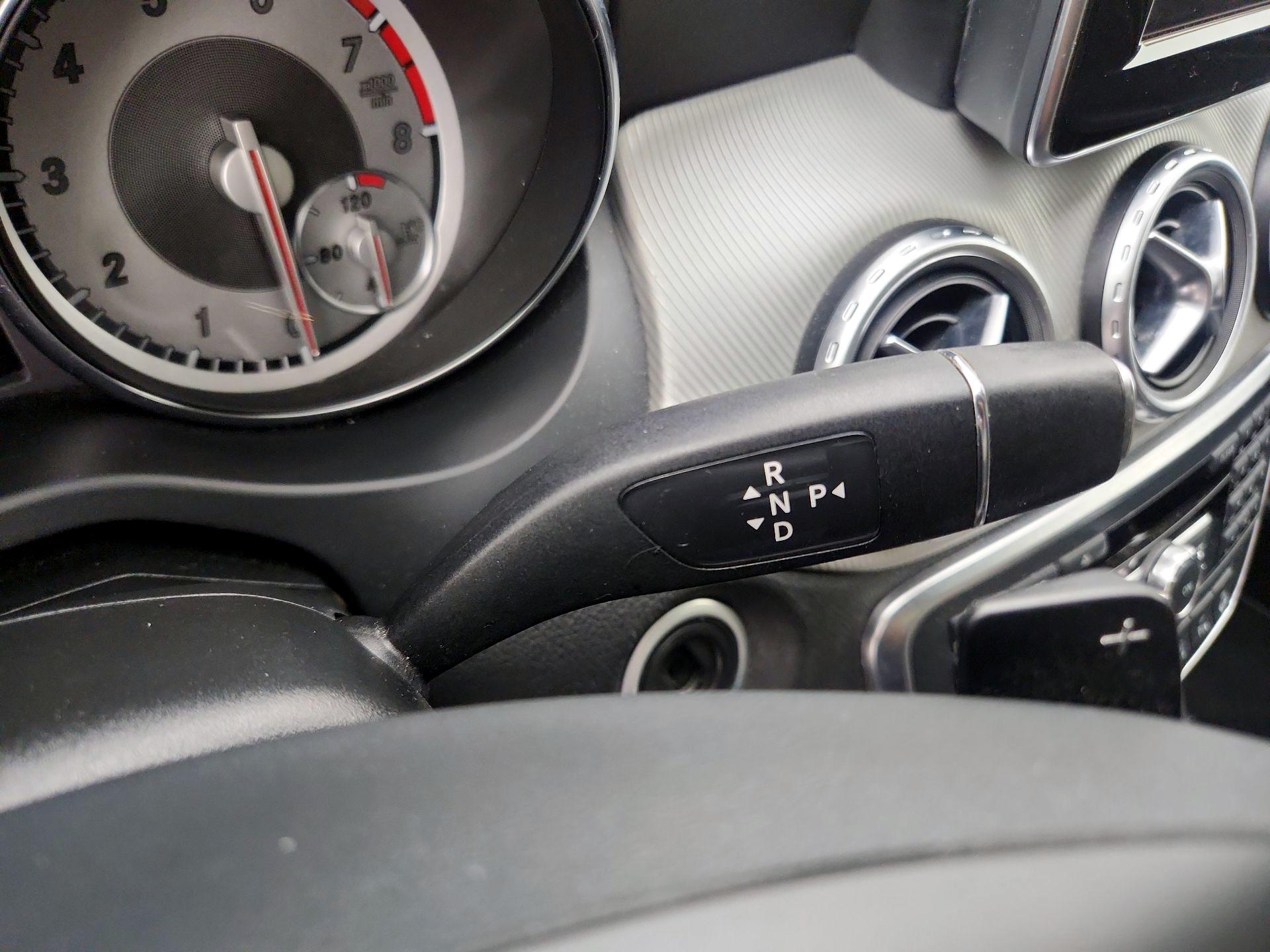 Thumbnail: 2015 Mercedes-Benz GLA - 17