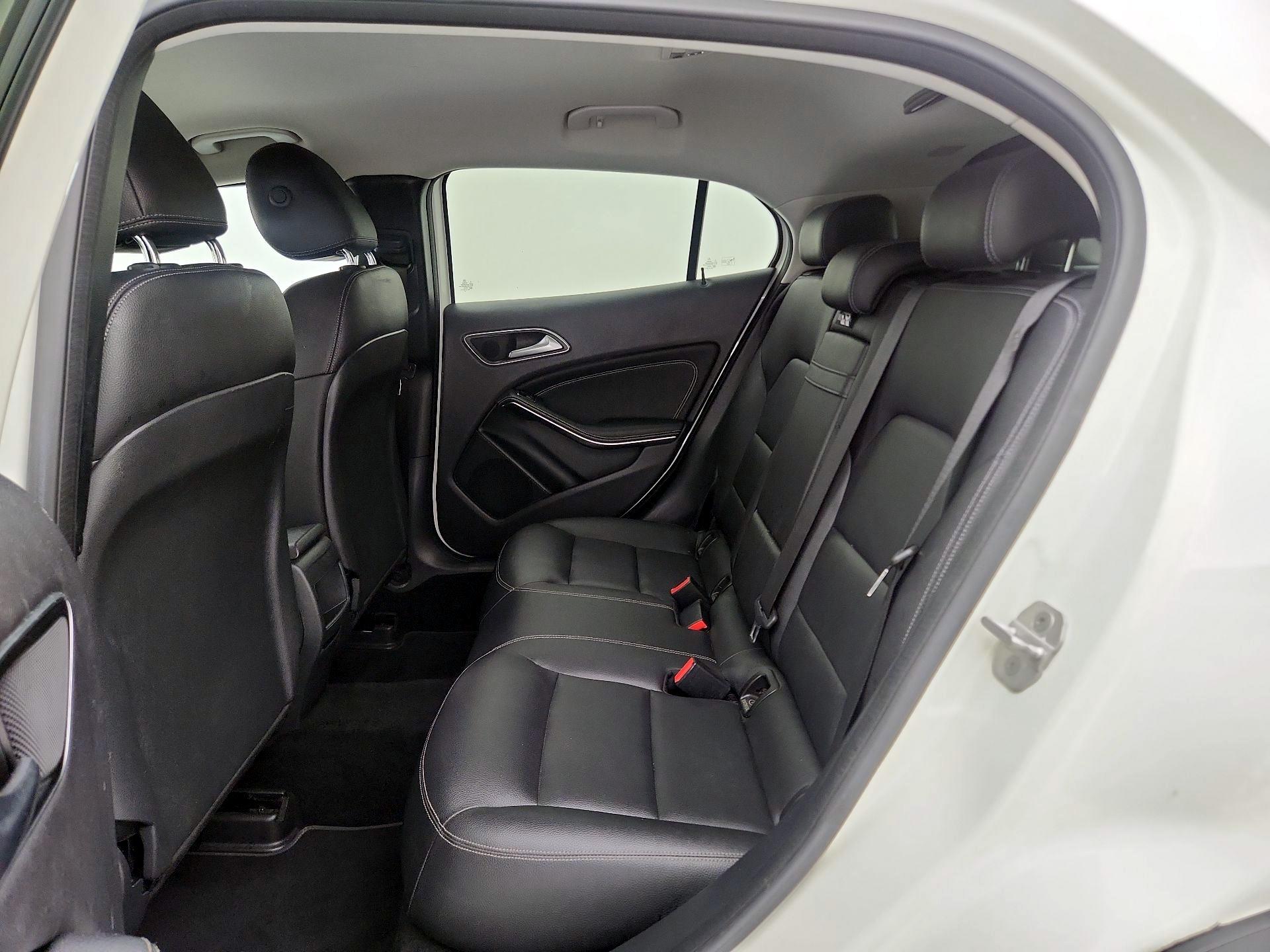 Thumbnail: 2015 Mercedes-Benz GLA - 19