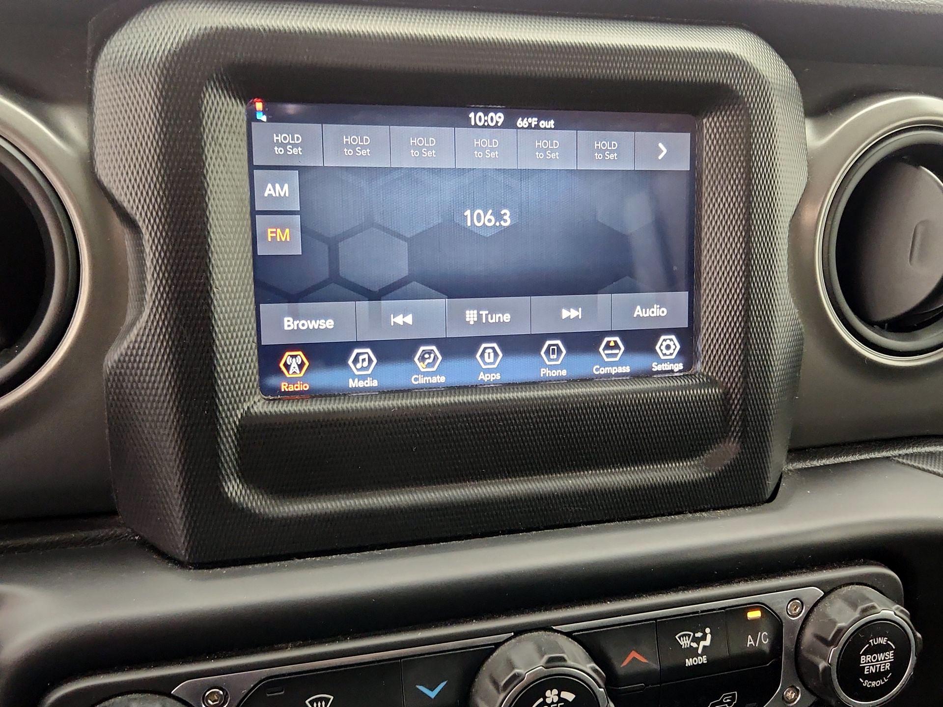 Thumbnail: 2022 Jeep Wrangler - 15